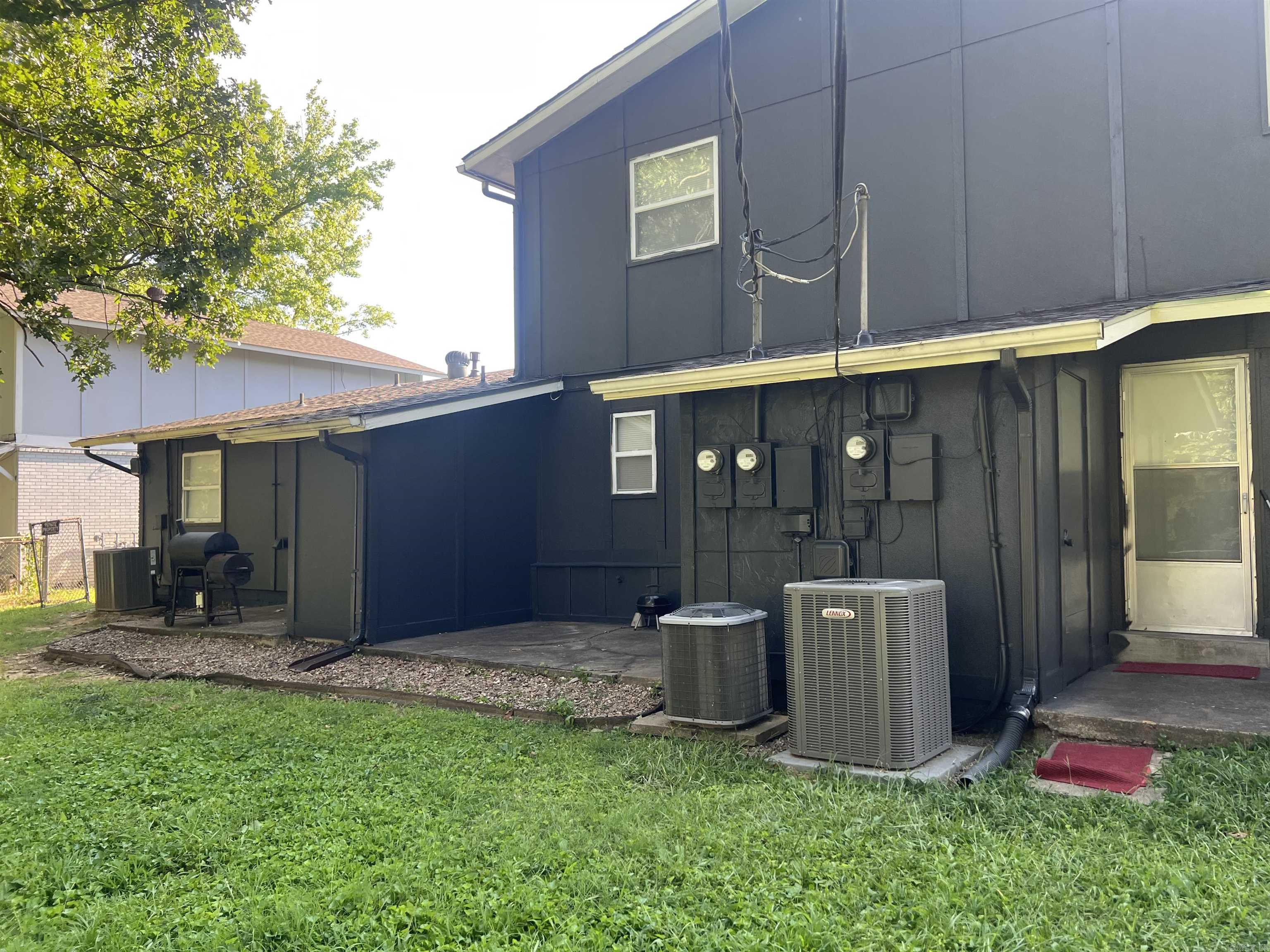 8306 Woodview Drive East — photo 4