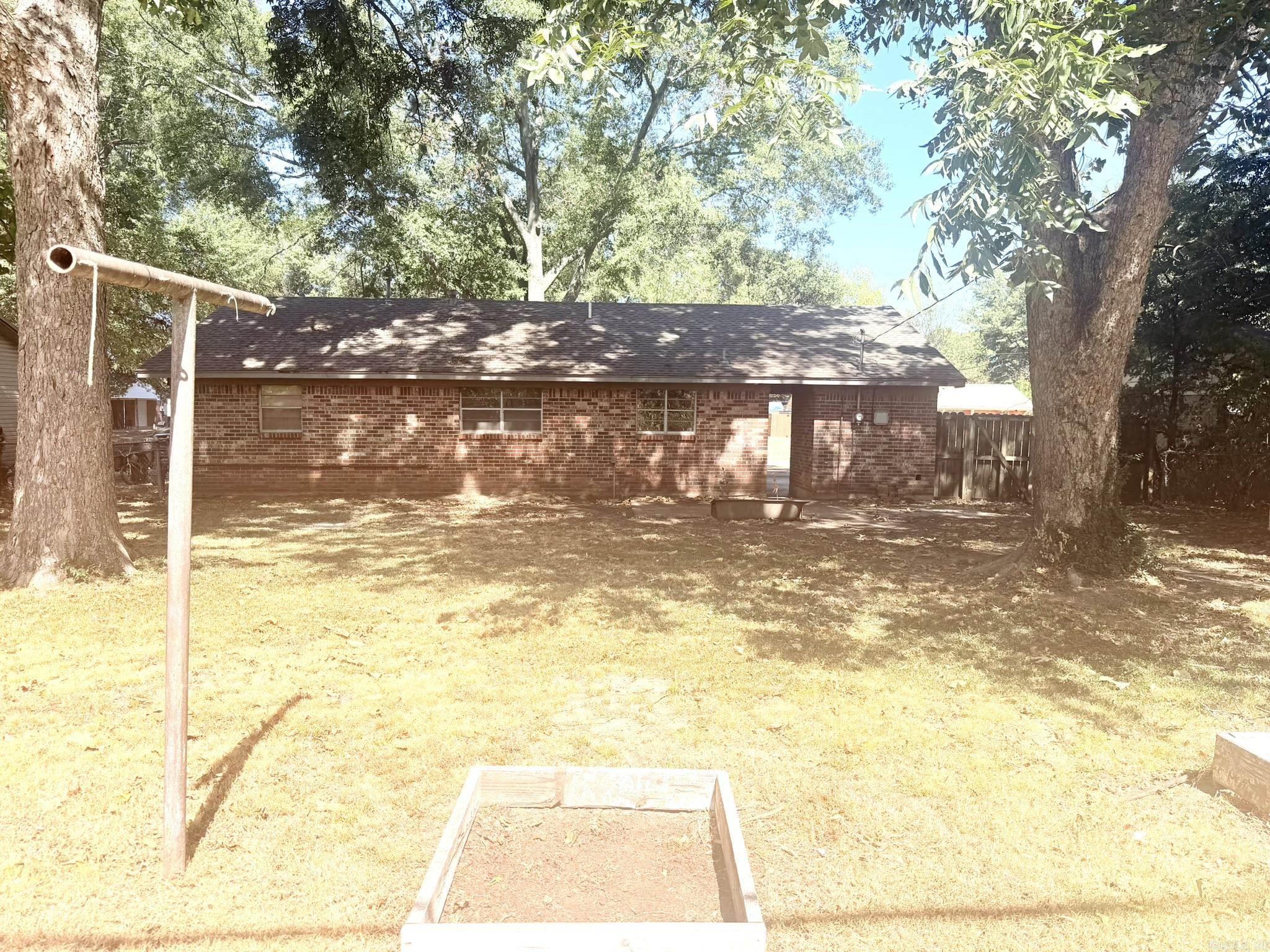 820 Dover Road  West Memphis, AR