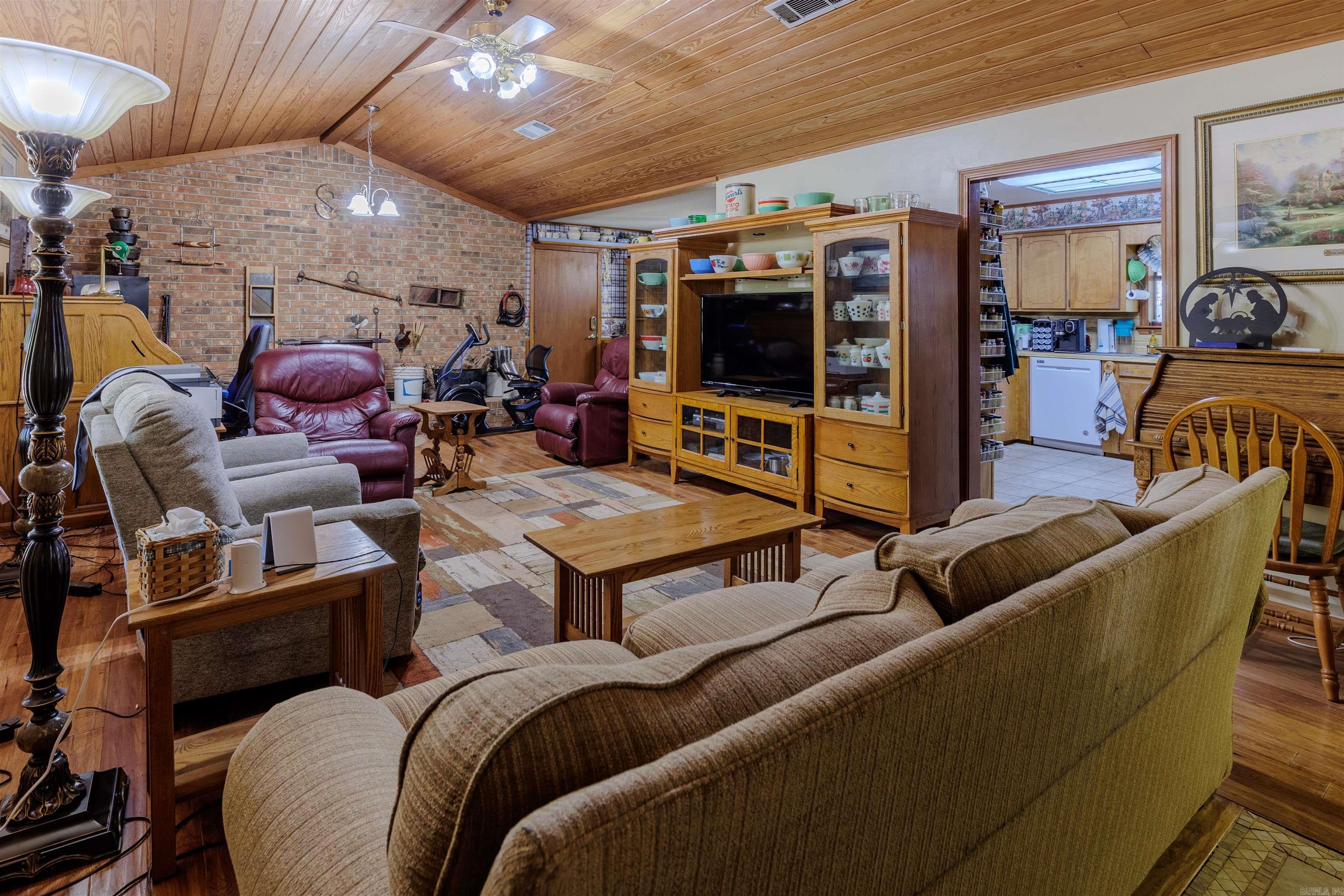 137 Highway 300  Perryville, AR