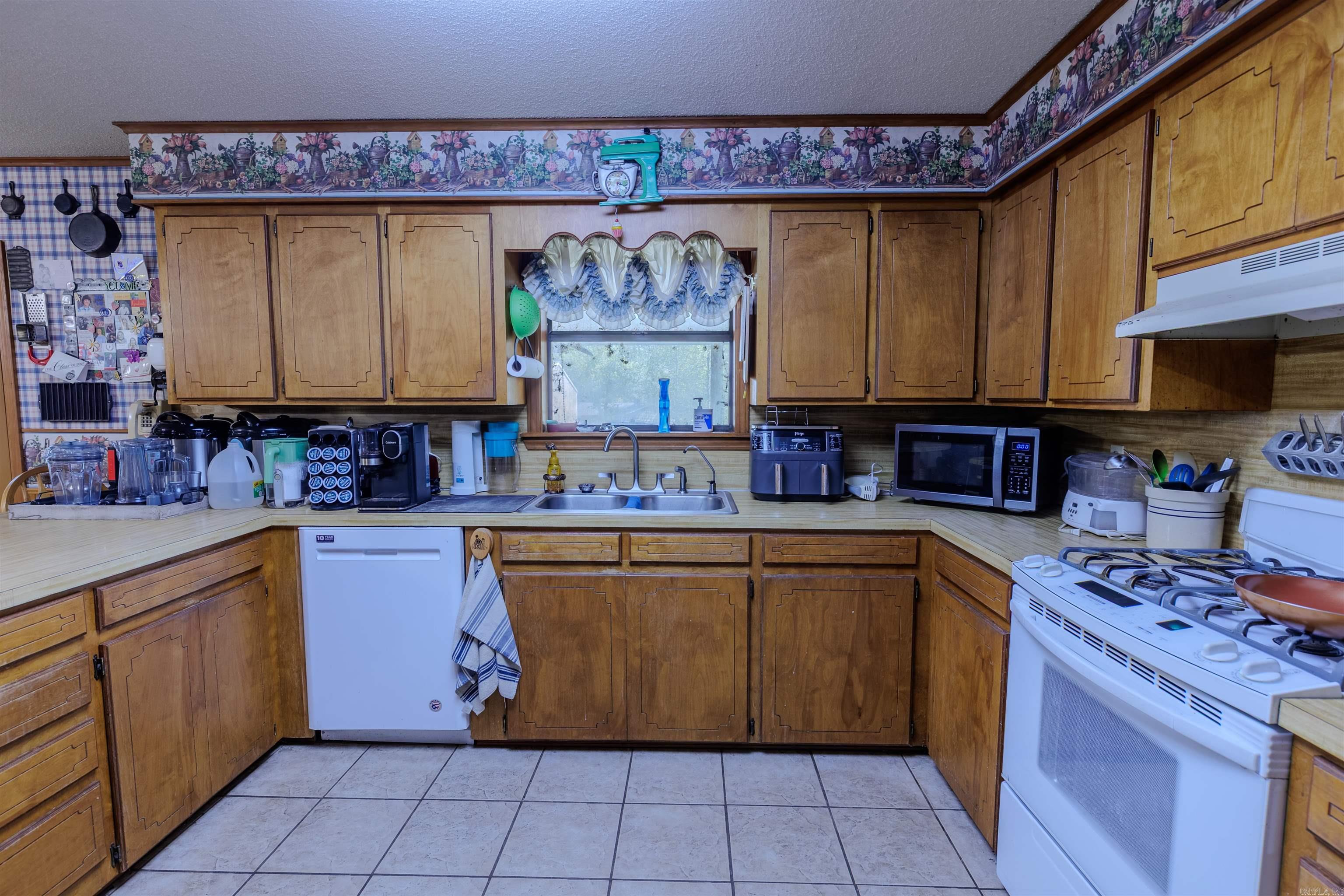 137 Highway 300  Perryville, AR