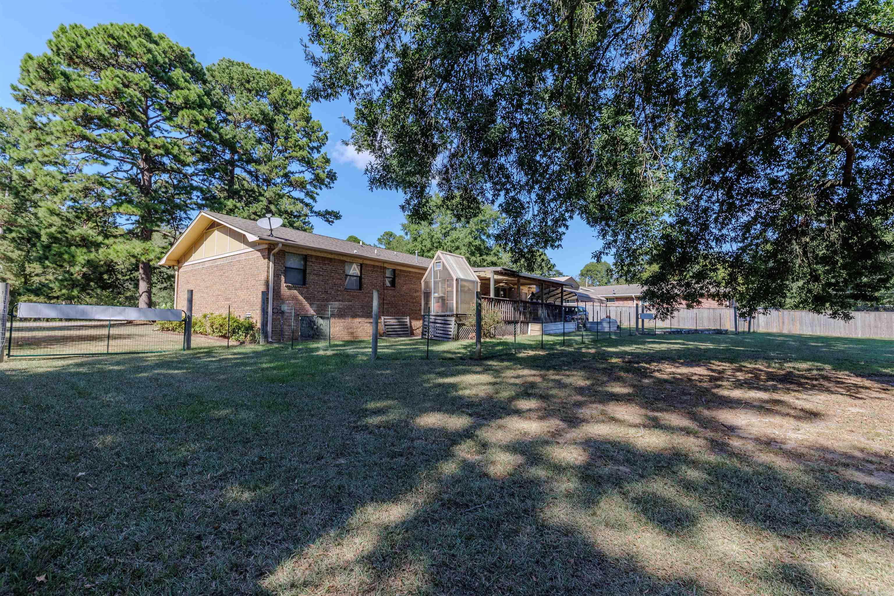 137 Highway 300  Perryville, AR