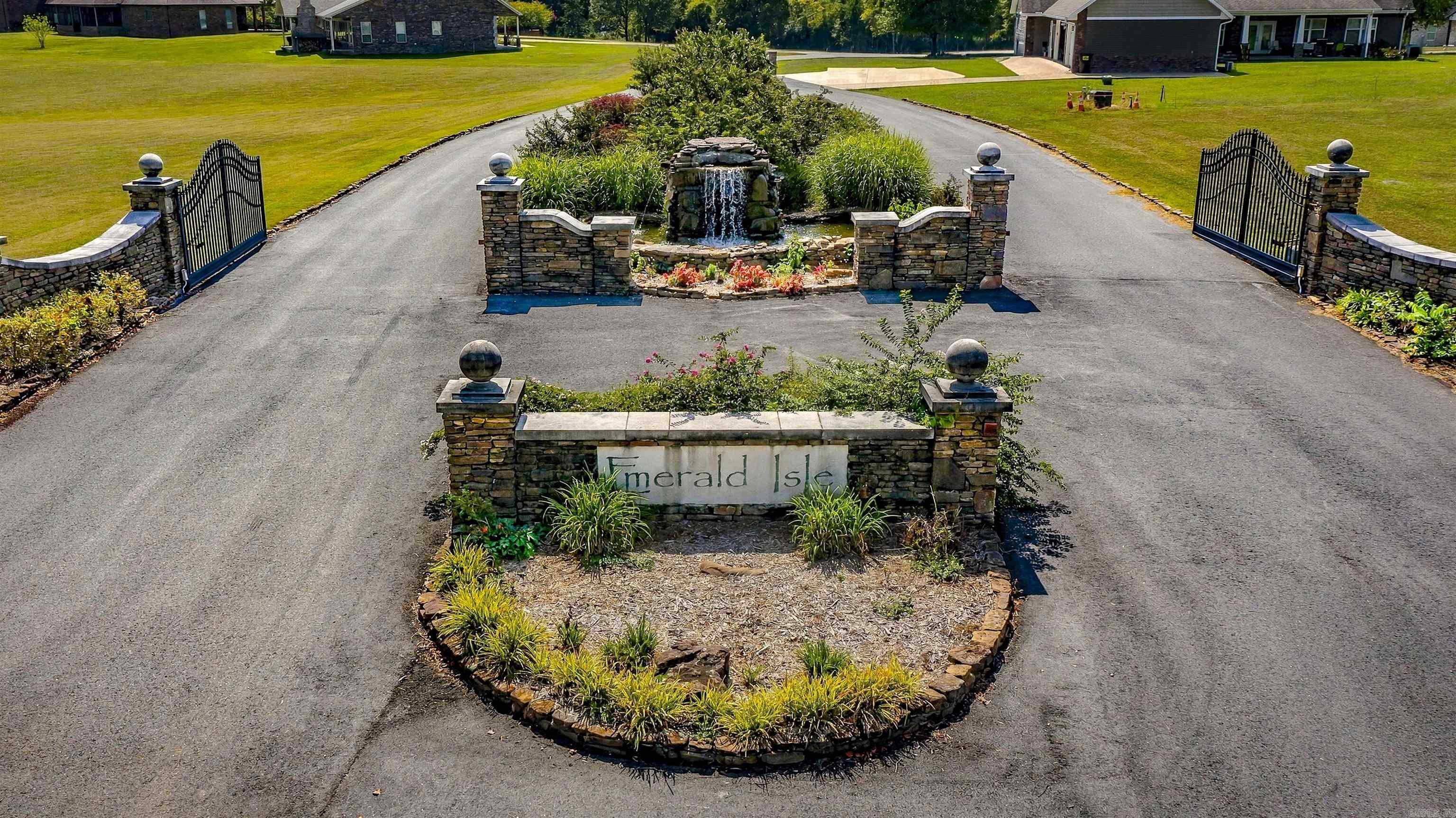 6 Emerald Ln. Greers Ferry, AR 72067