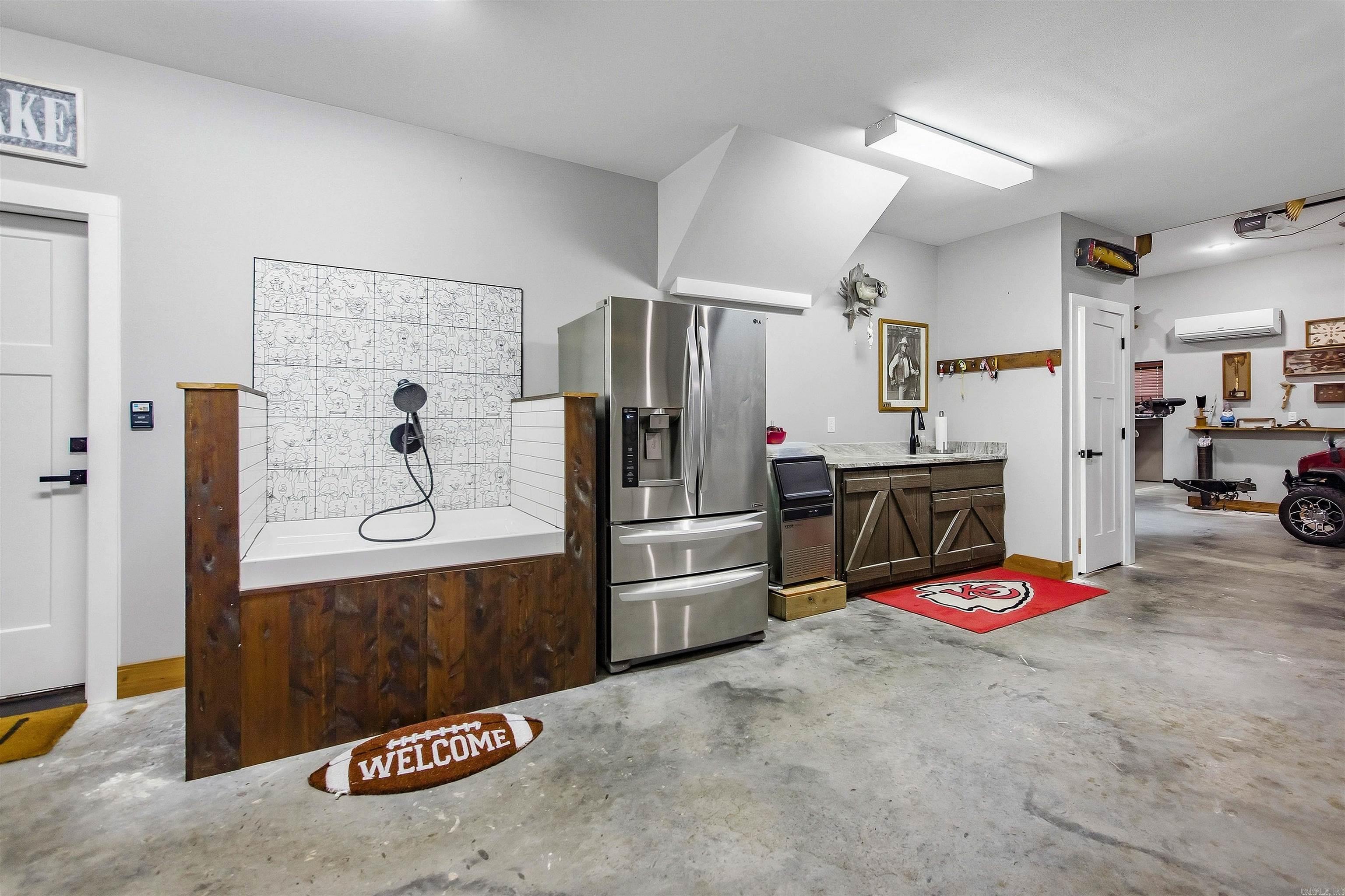 6 Emerald Ln. Greers Ferry, AR 72067