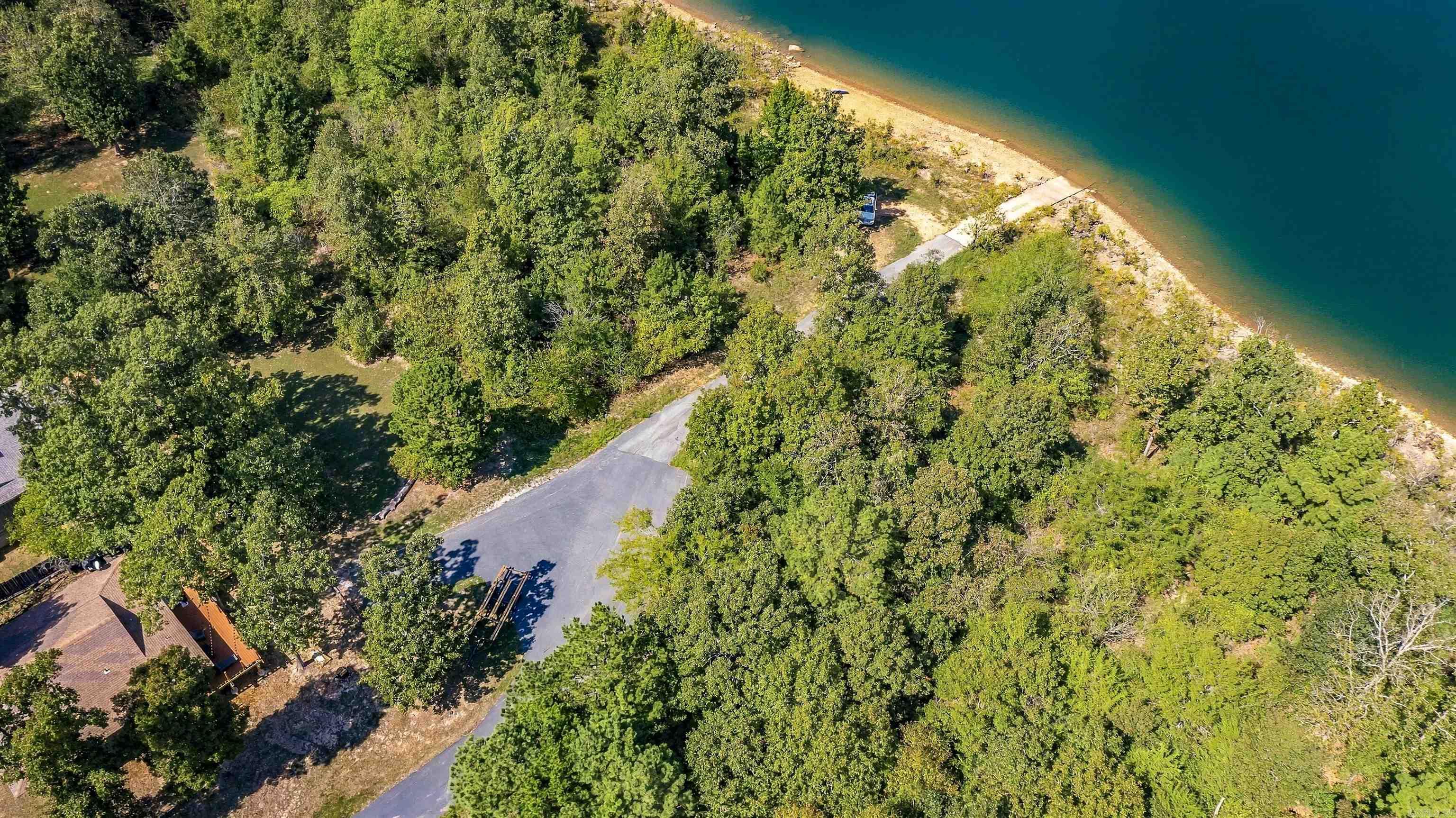 6 Emerald Ln. Greers Ferry, AR 72067