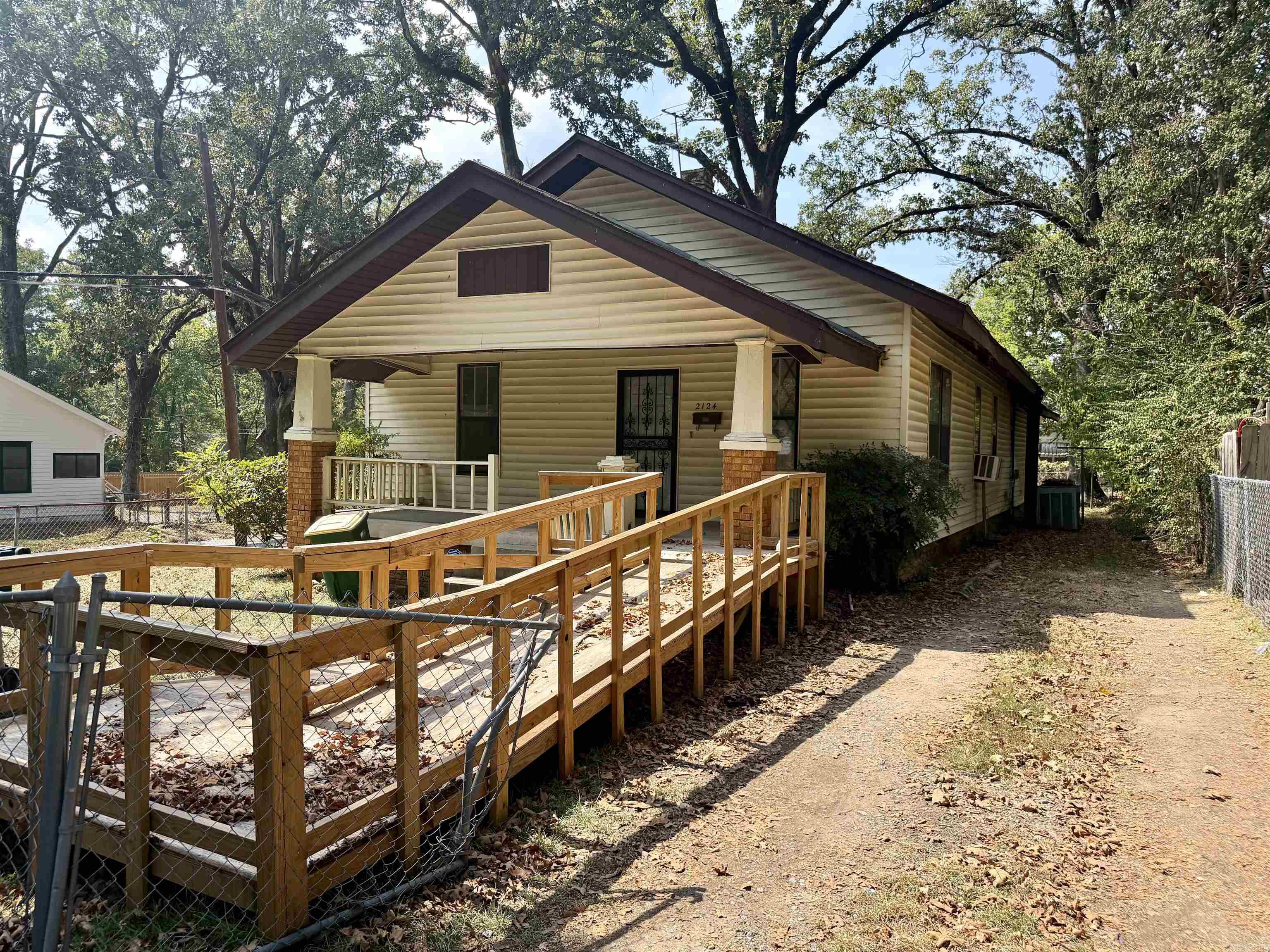 2124 S Valentine  Little Rock, AR