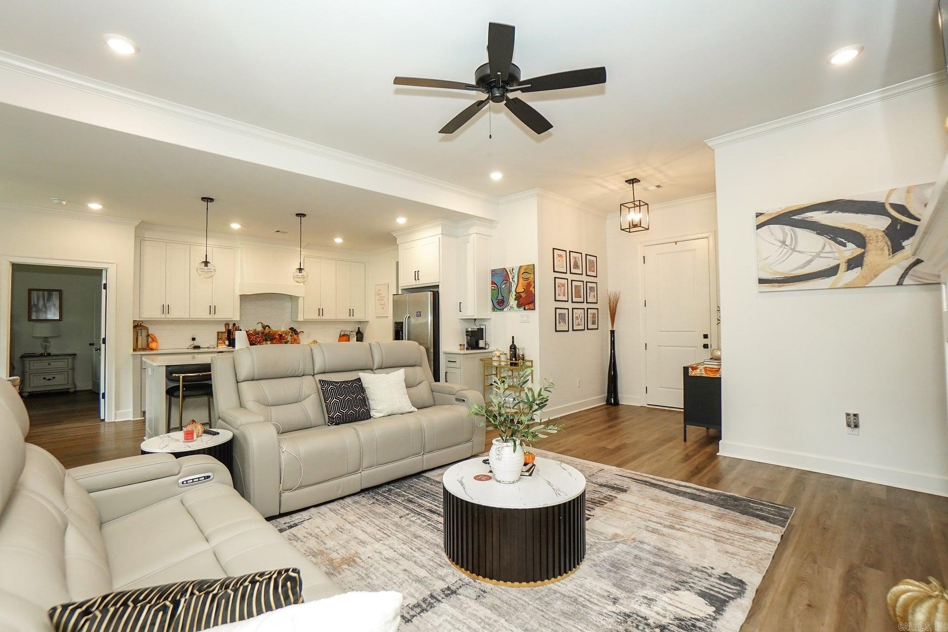 4021 Springwood Circle — photo 3
