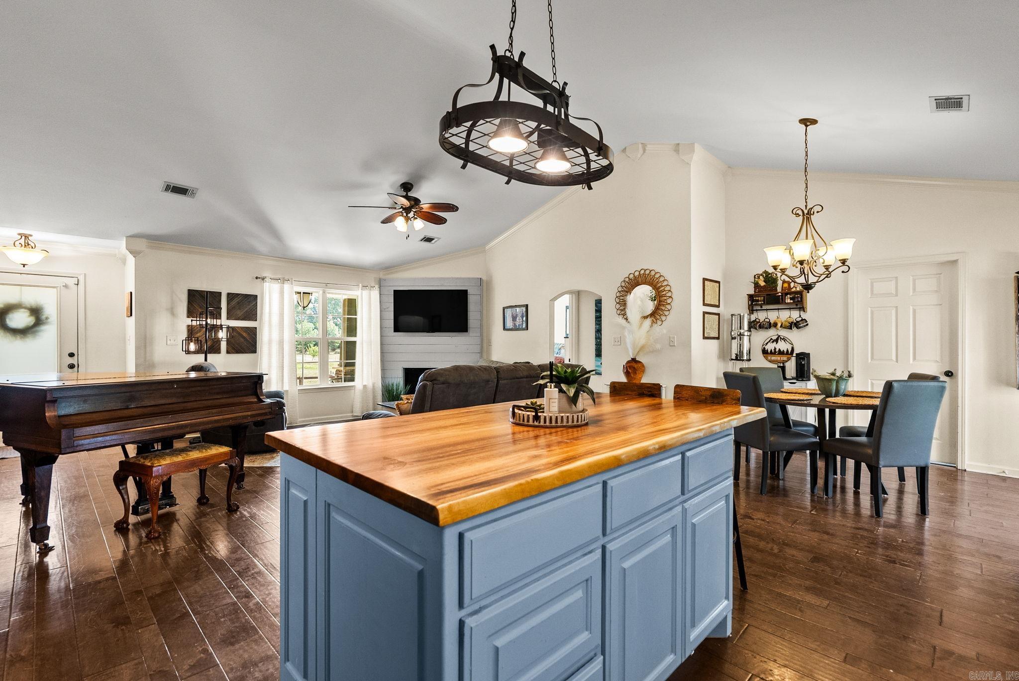 29 Piney Bigelow, AR 72016