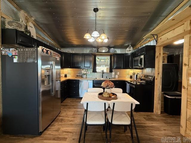 112 Dawn St.  Cave City, AR