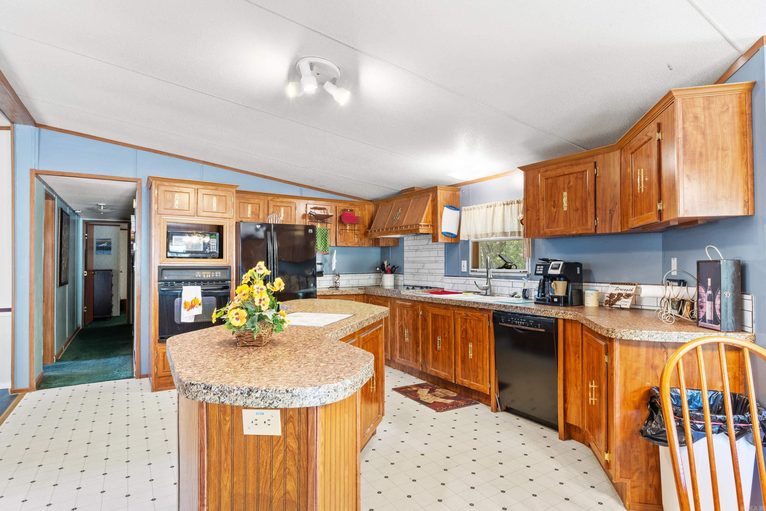 1167 MC 118  Oakland, AR