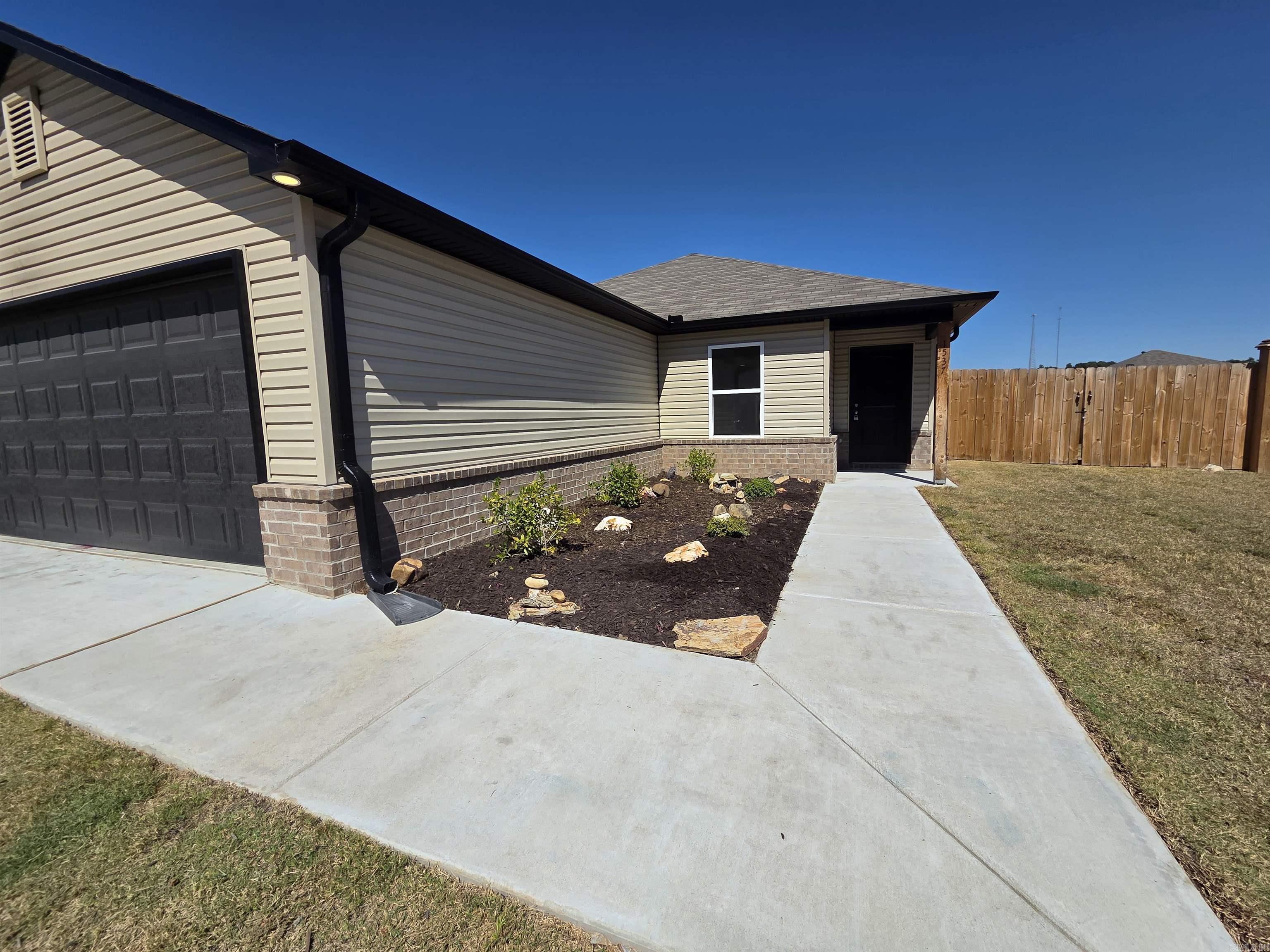 1537 Meadows  Benton, AR