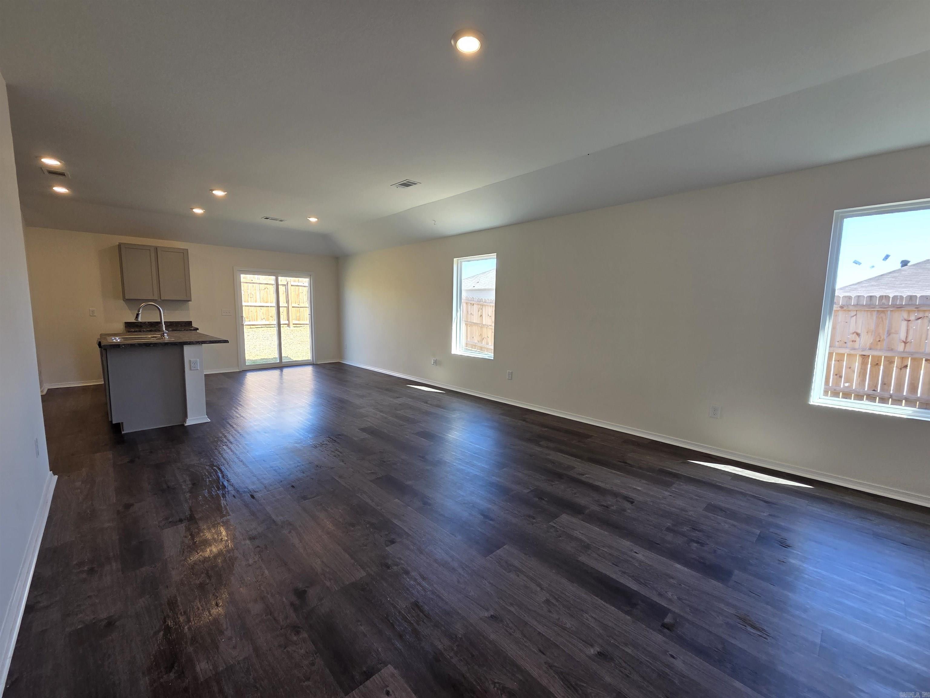 1537 Meadows  Benton, AR