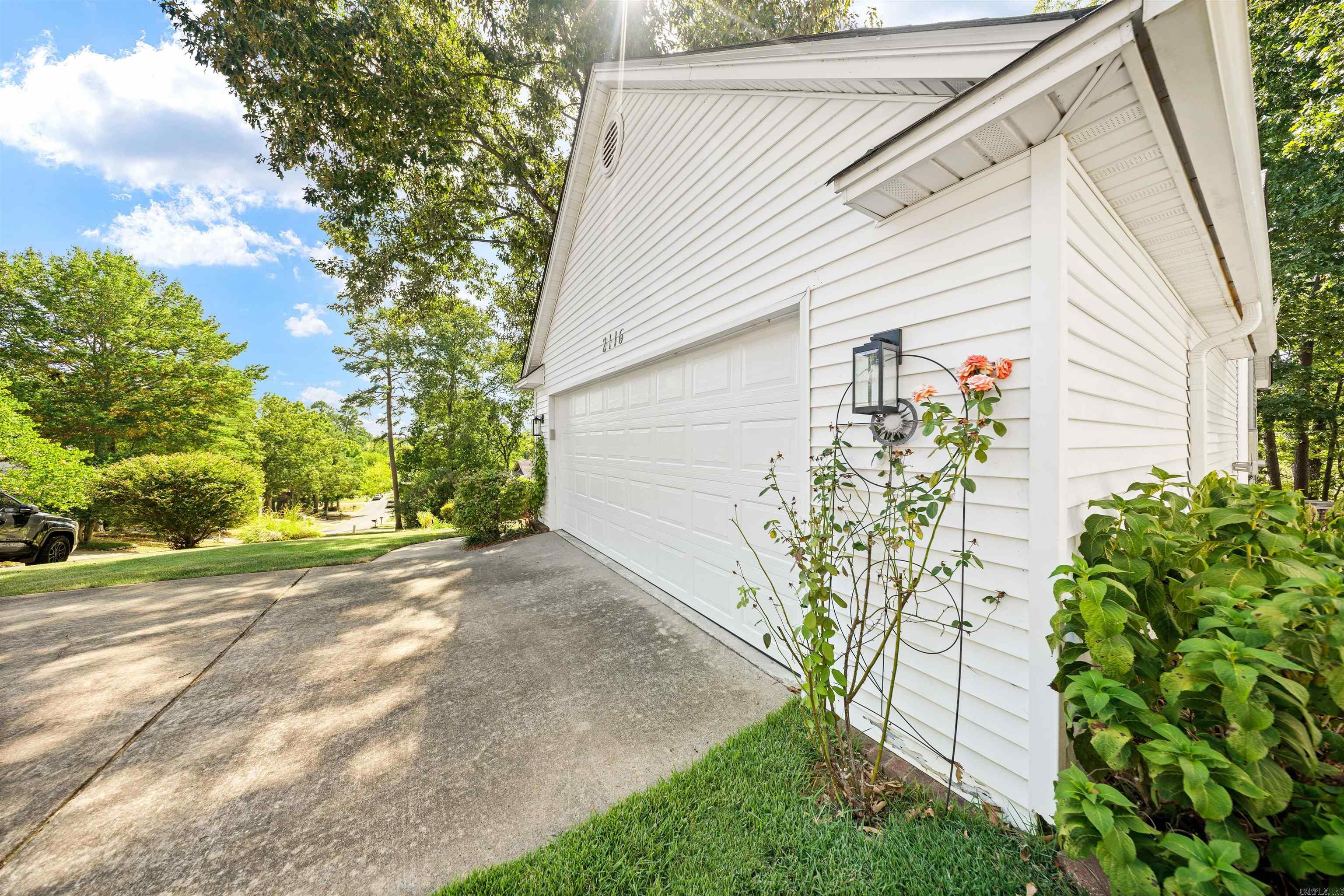 2116 Hickorynut Ct Little Rock, AR 72211