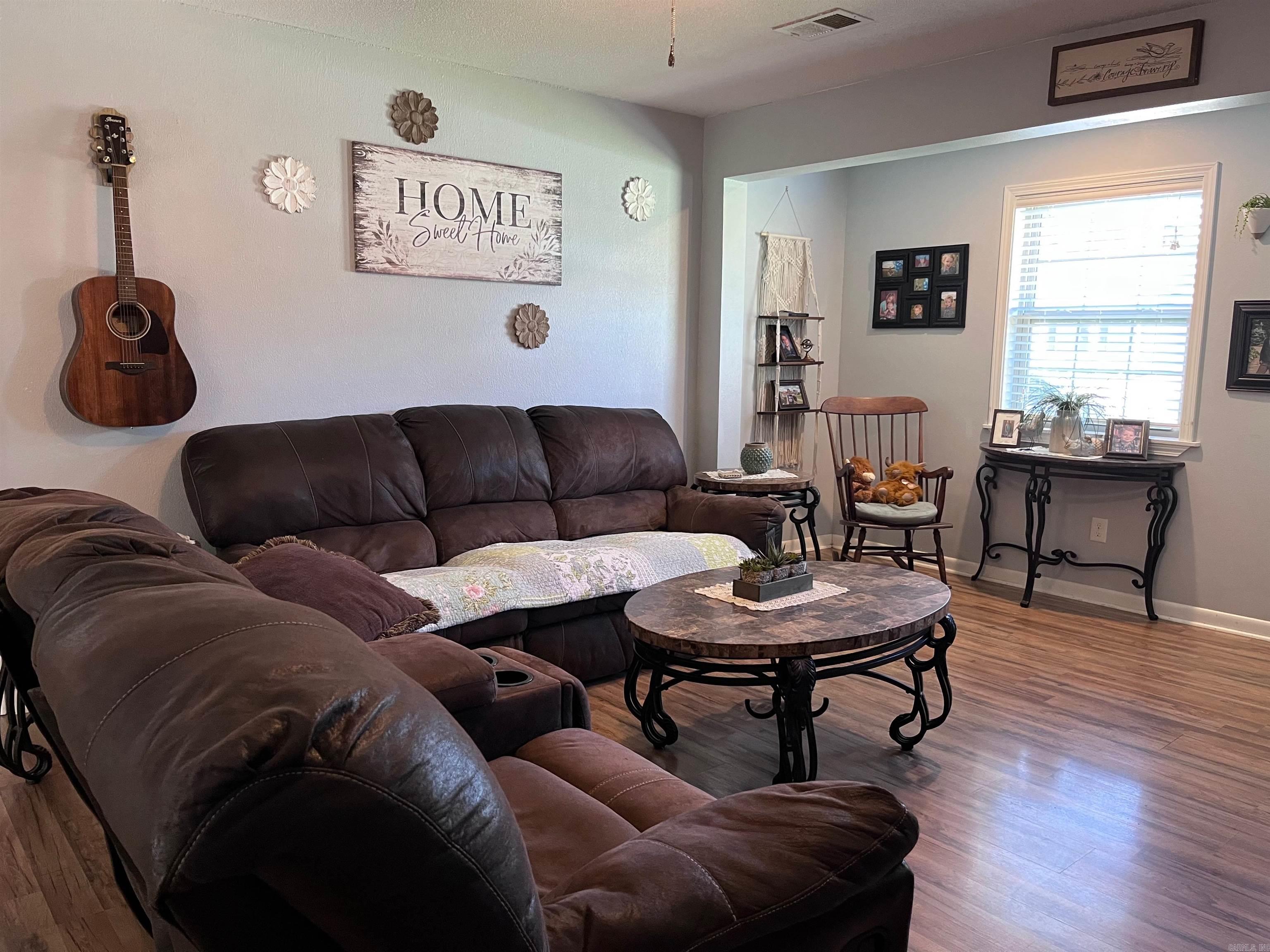 122 N Sawmill Road — photo 3