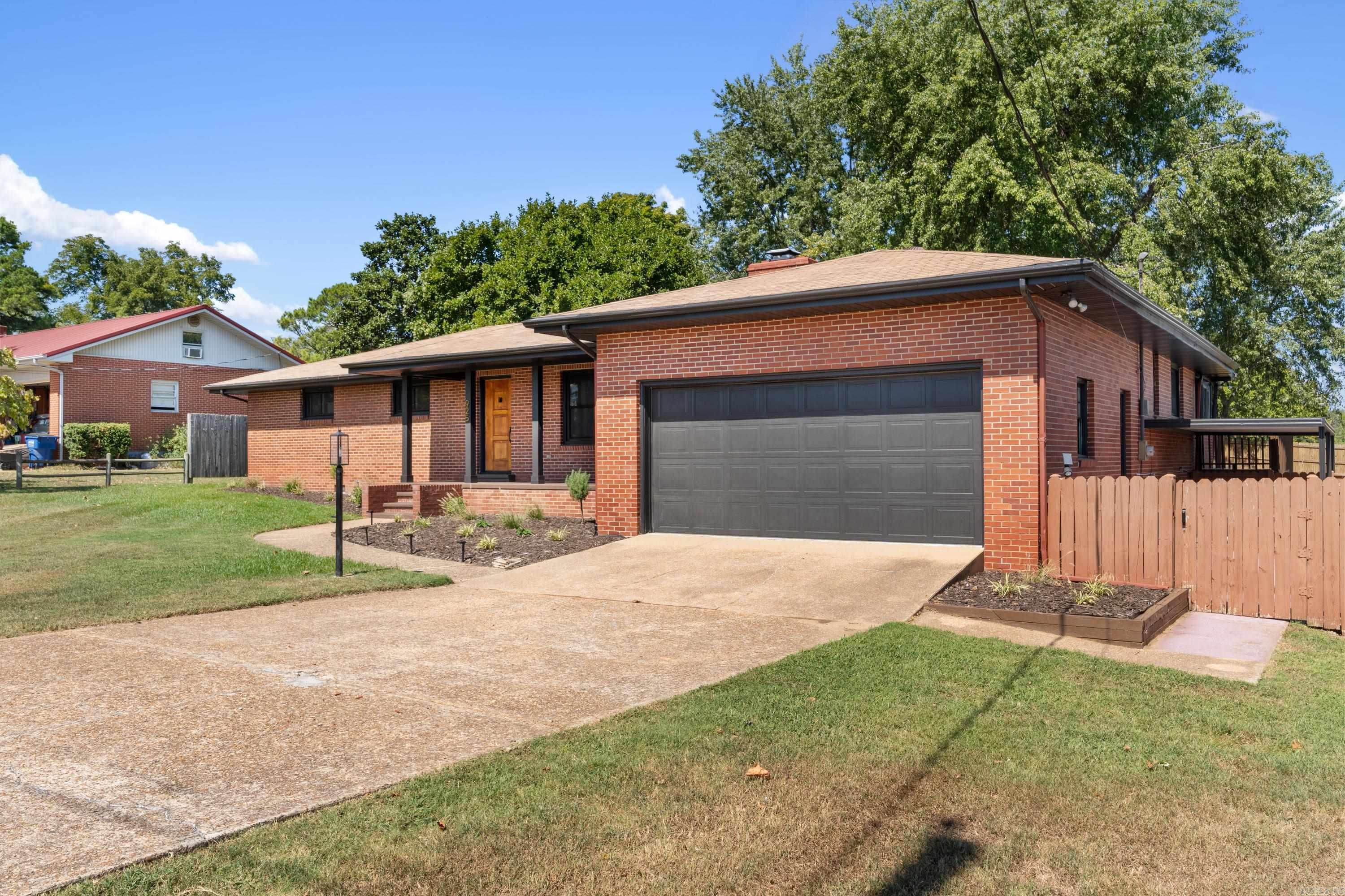925 E 6th Street  Mountain Home, AR