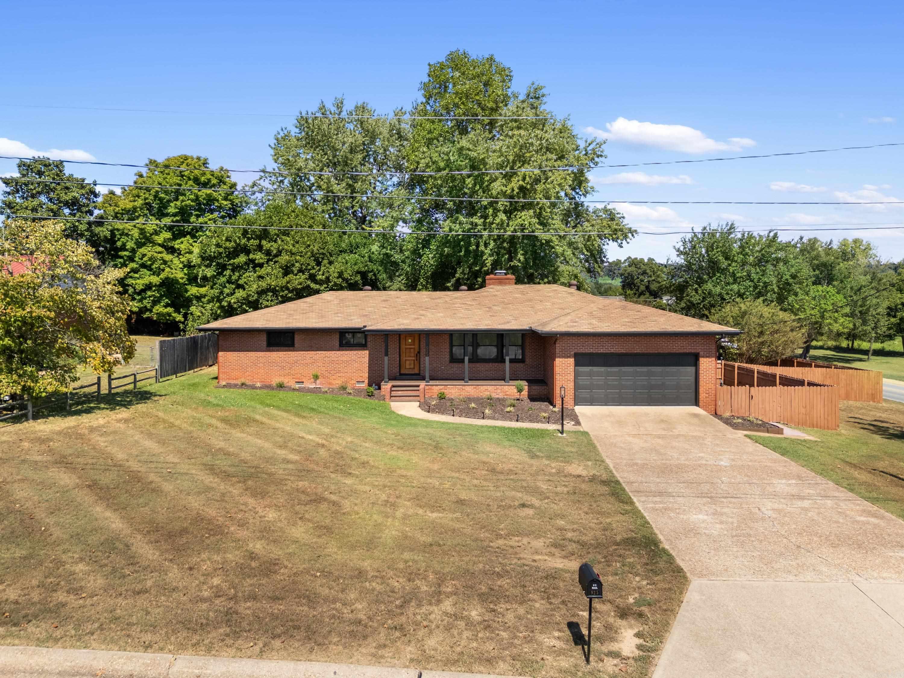925 E 6th Street  Mountain Home, AR