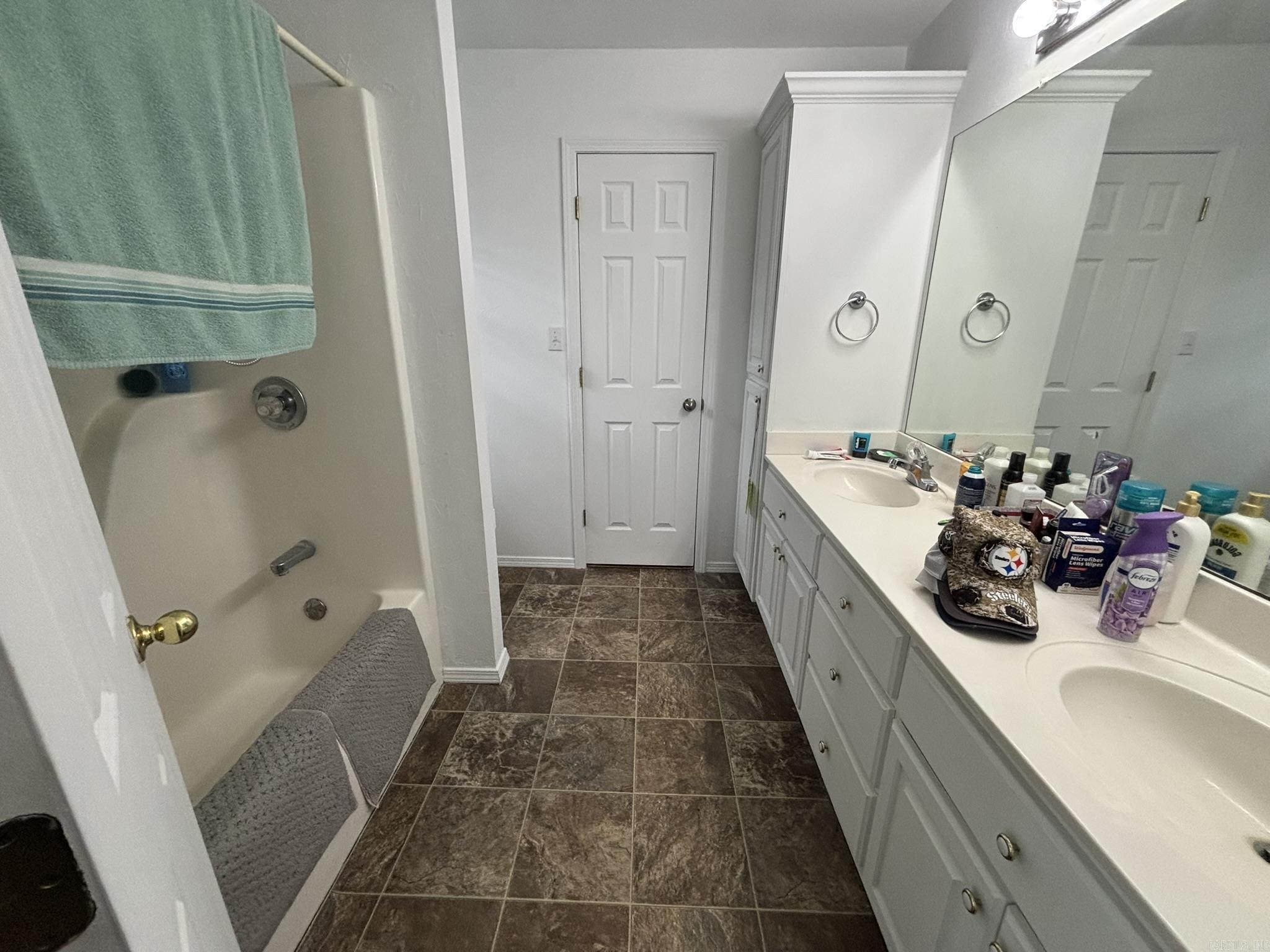 131 willow creek  Dardanelle, AR