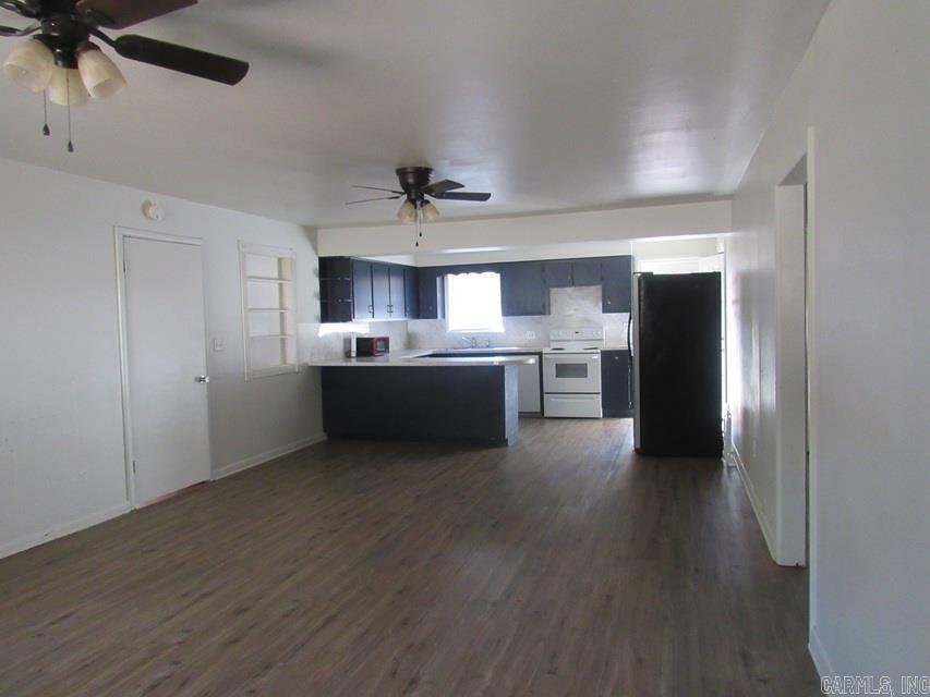 109 E Scott St — photo 4