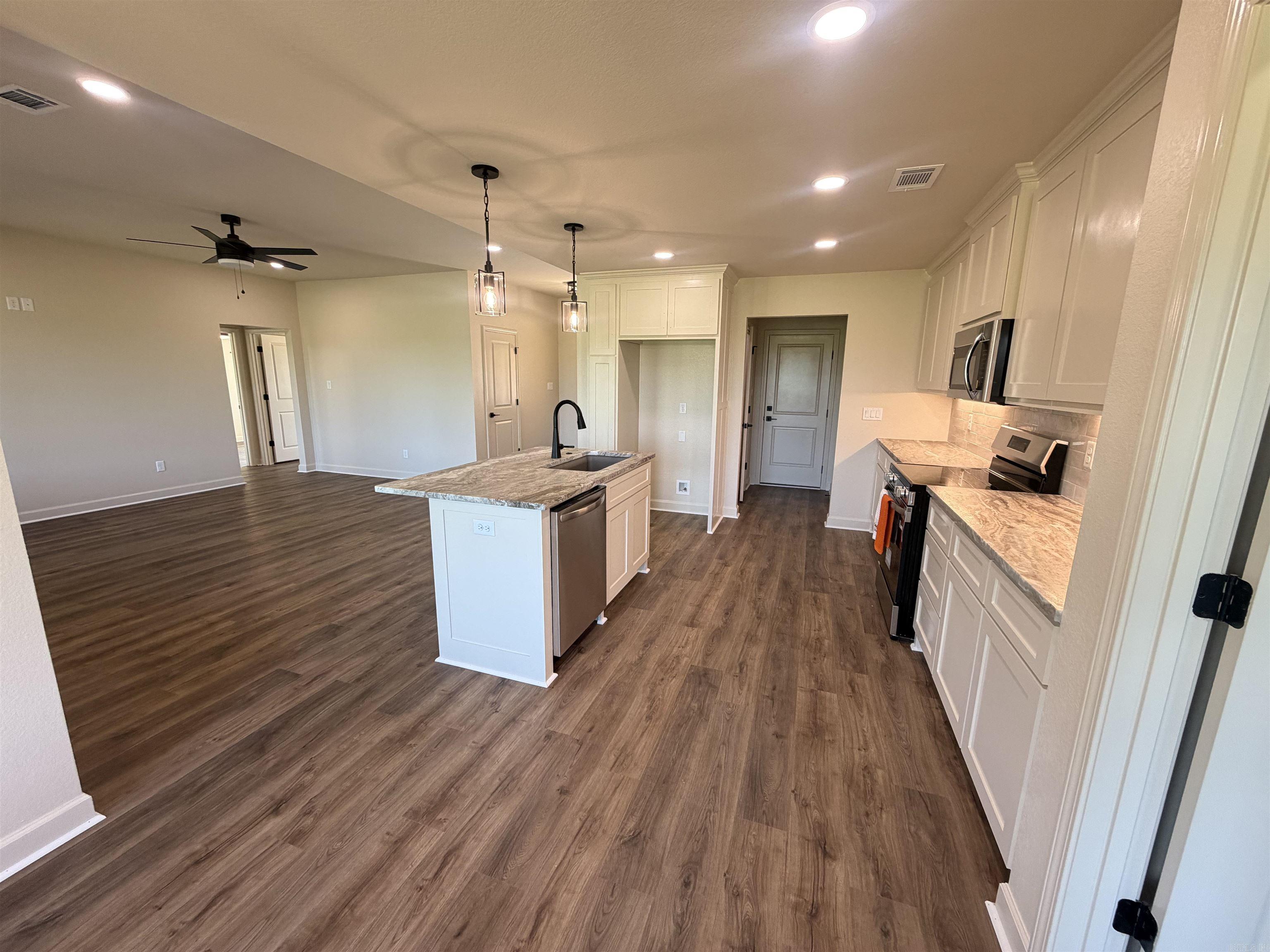 1088 Duke  Bauxite, AR