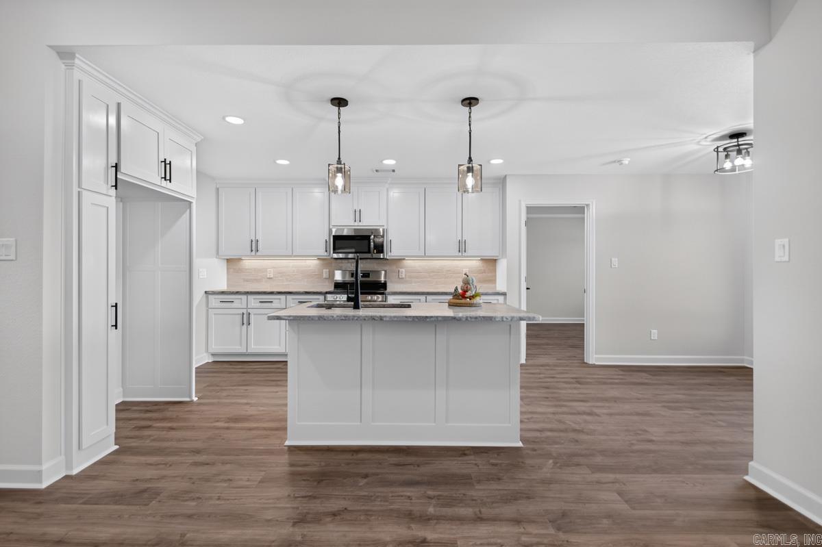 1088 Duke Drive Bauxite, AR 72011