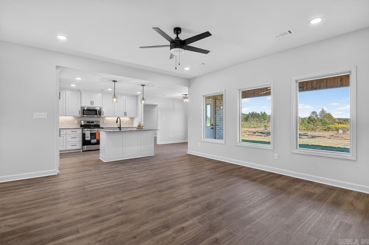 1088 Duke Drive Bauxite, AR 72011