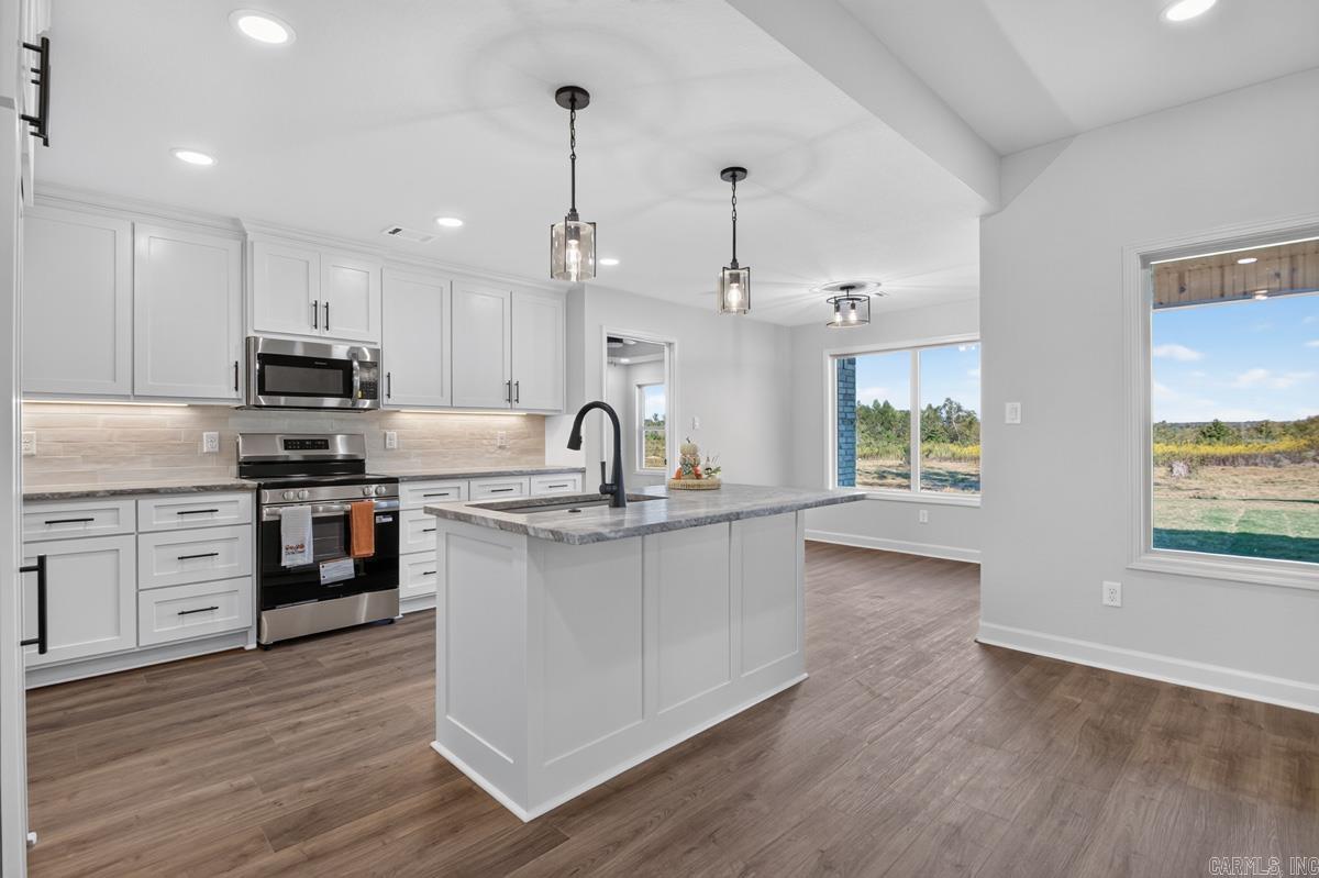 1088 Duke Drive Bauxite, AR 72011