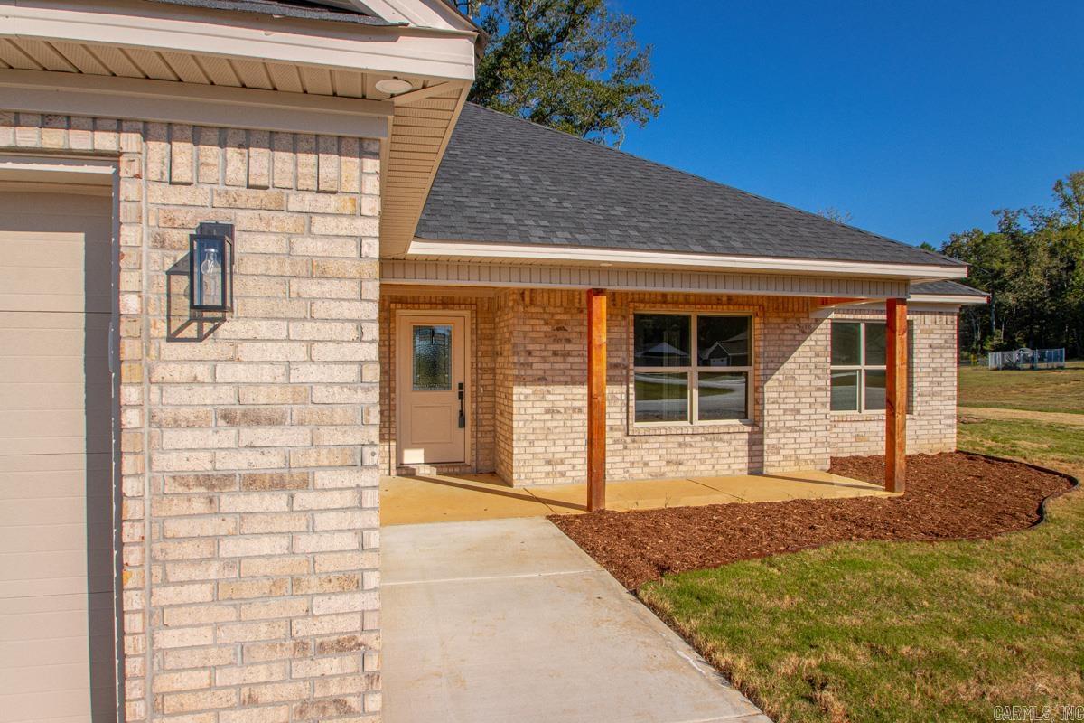 1088 Duke Drive Bauxite, AR 72011