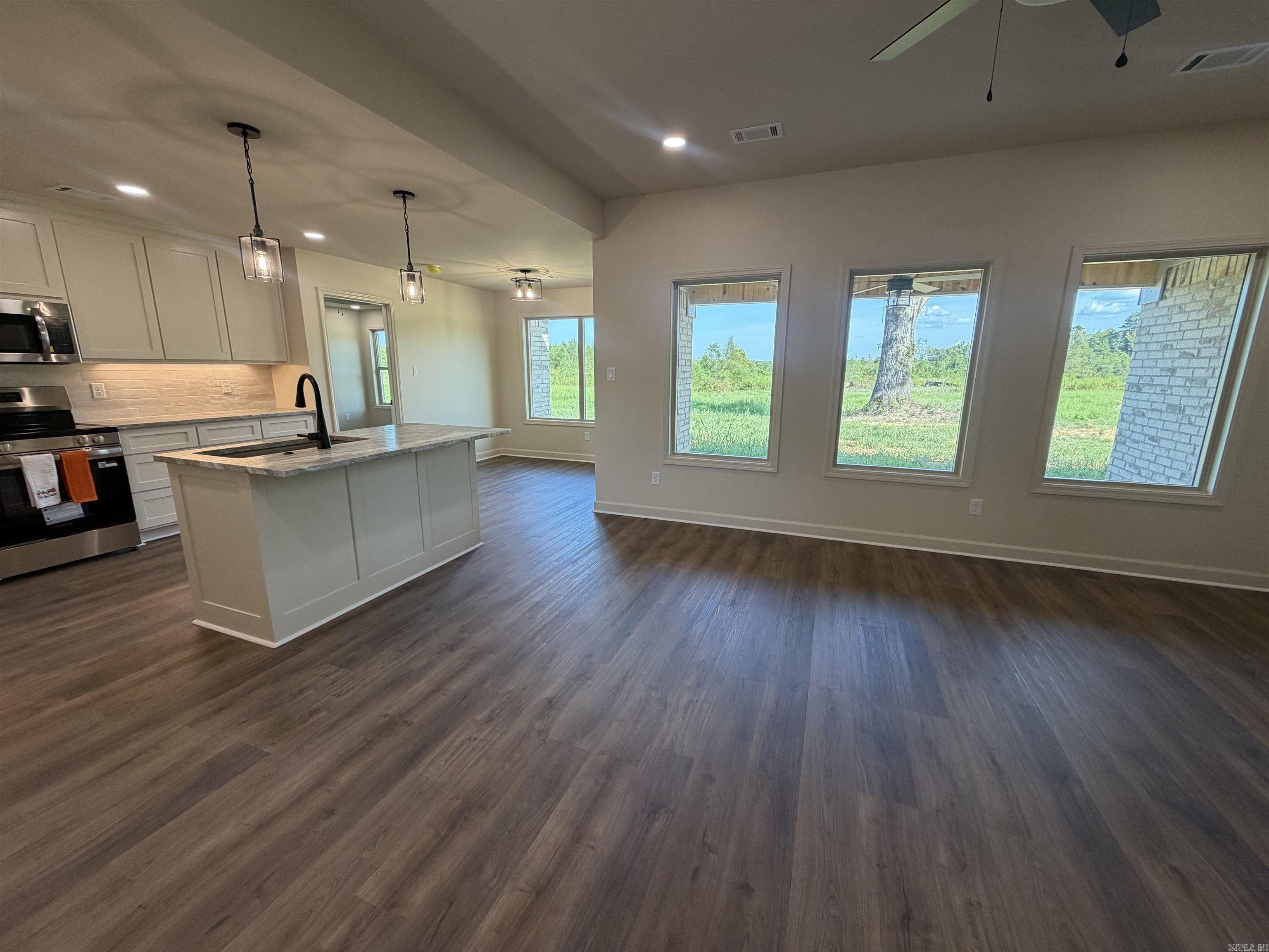 1088 Duke  Bauxite, AR