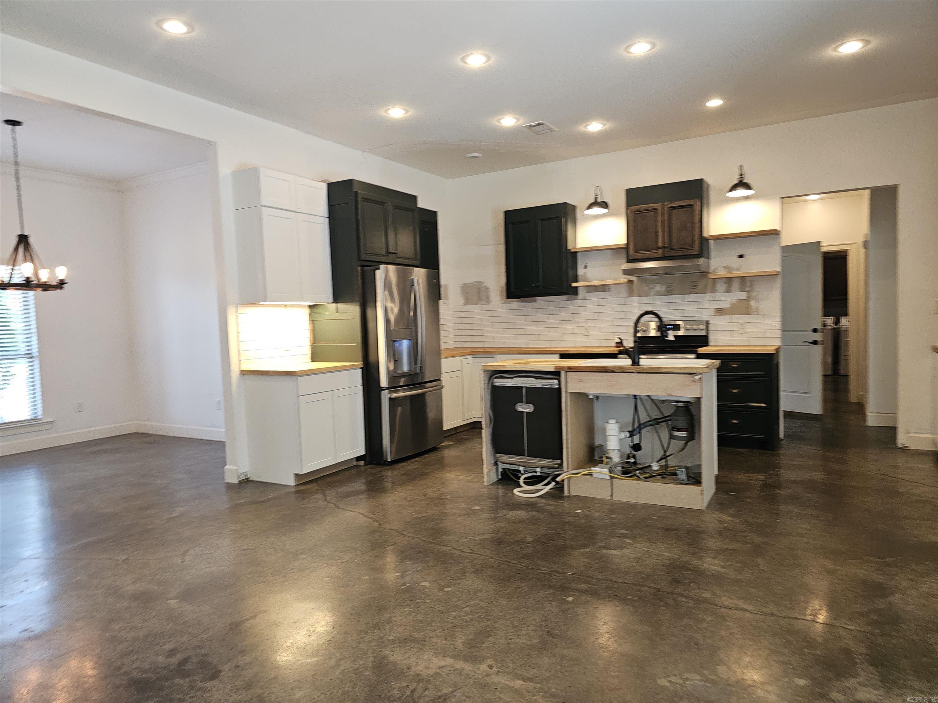 50 Ruthie Greenbrier, AR 72058
