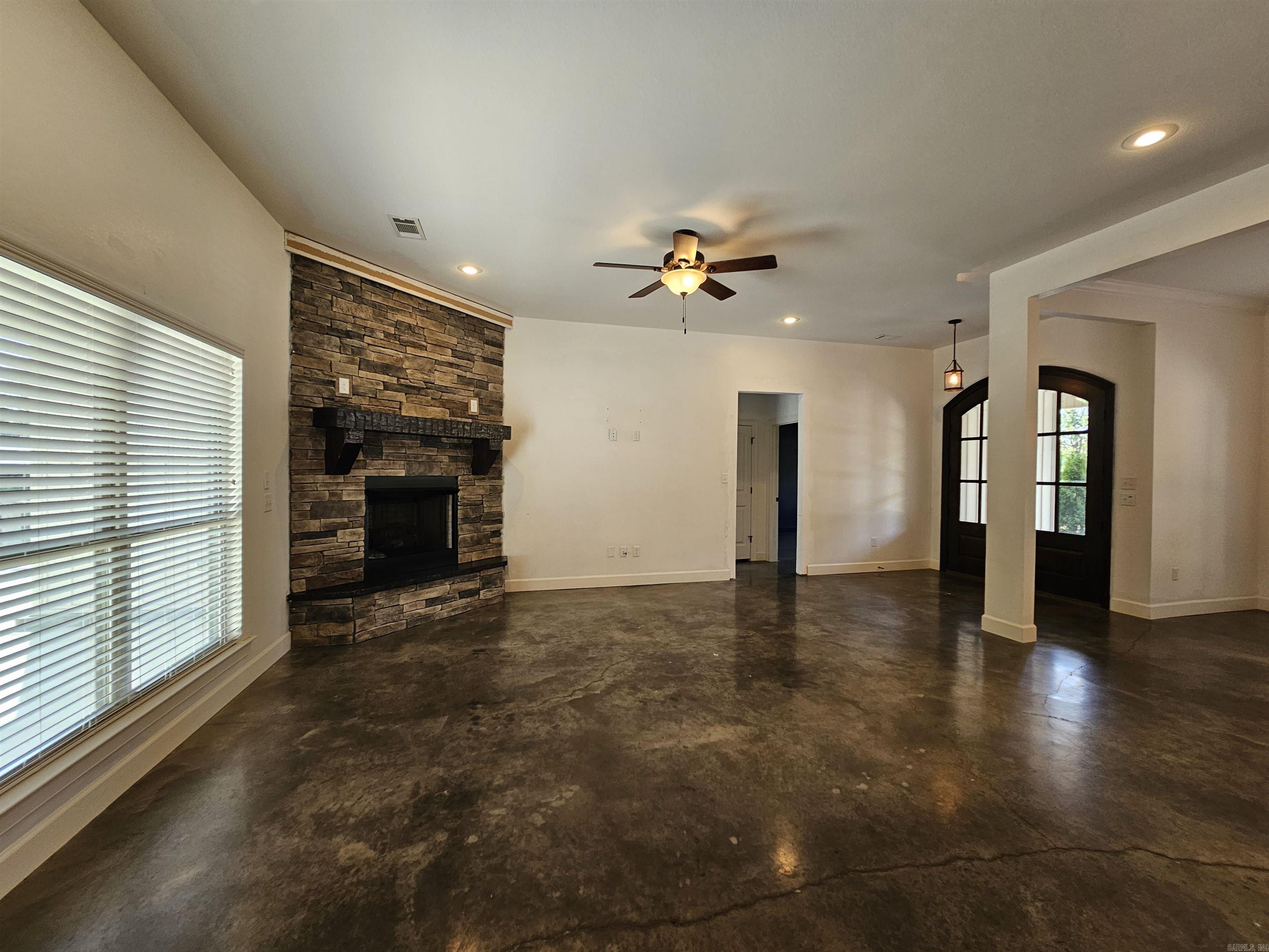 50 Ruthie Greenbrier, AR 72058