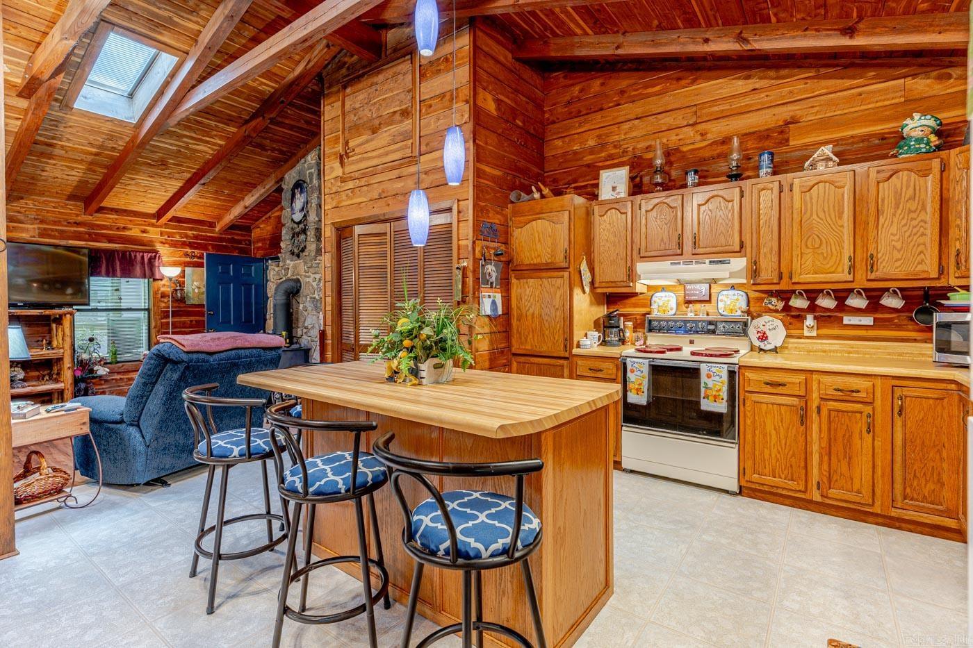 246 E Lakeshore Dr  Cherokee Village, AR