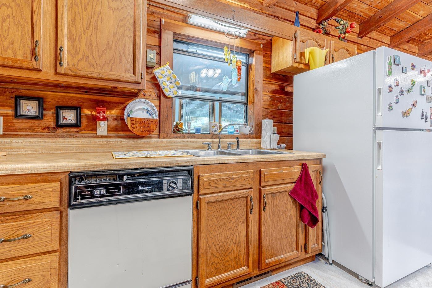 246 E Lakeshore Dr  Cherokee Village, AR