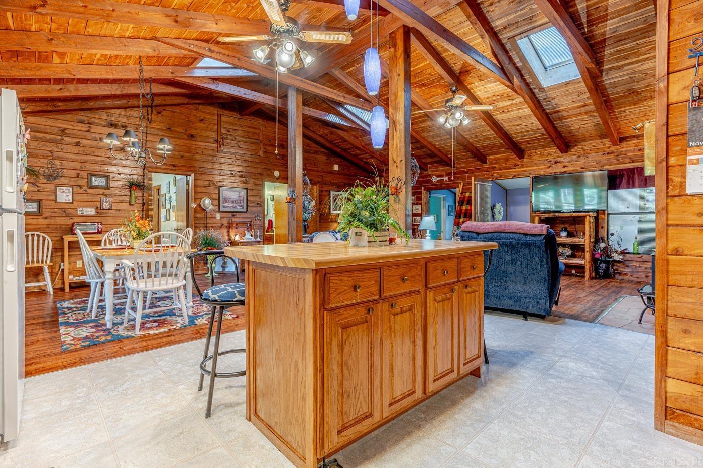 246 E Lakeshore Dr  Cherokee Village, AR