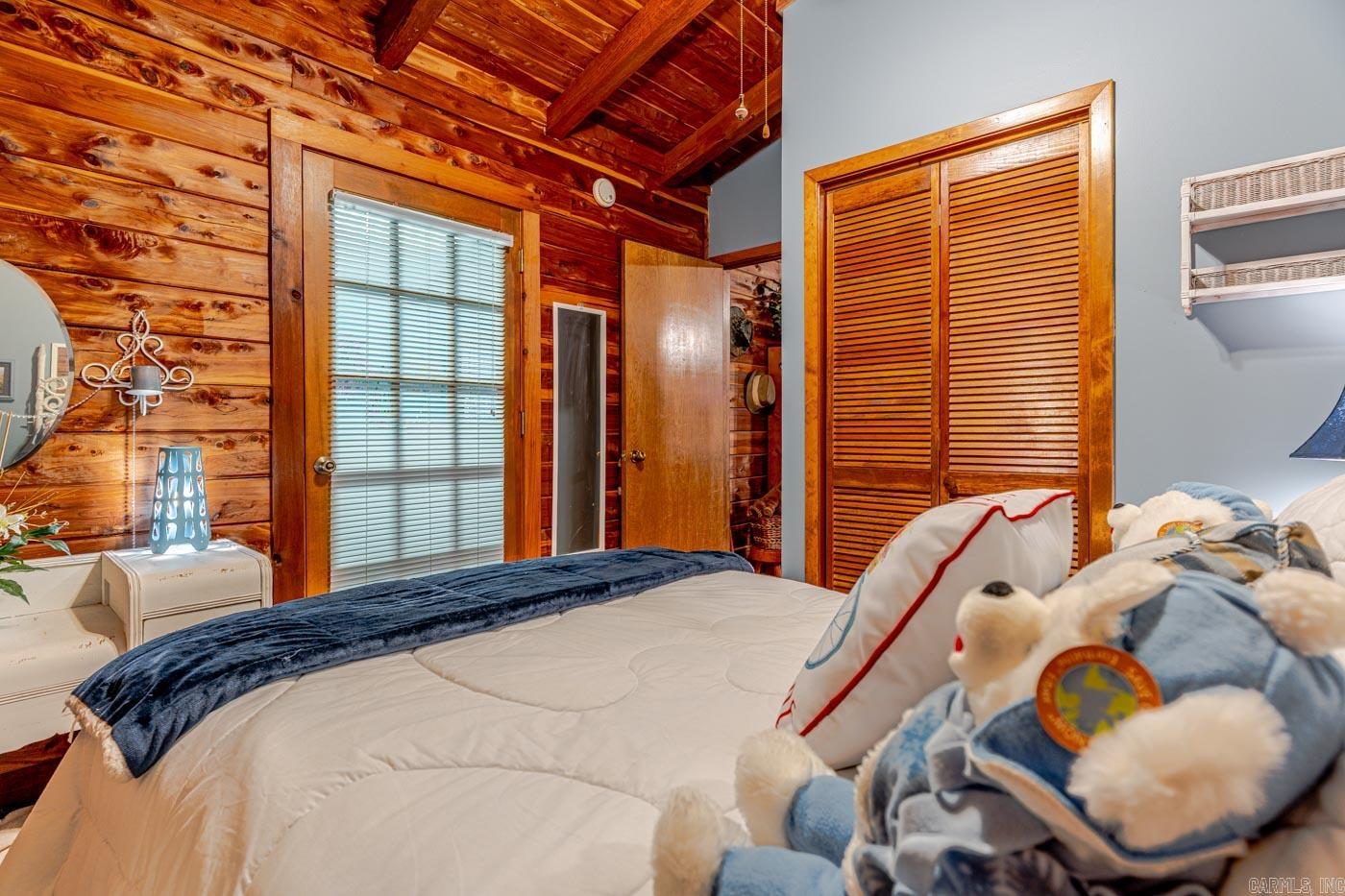 246 E Lakeshore Dr  Cherokee Village, AR