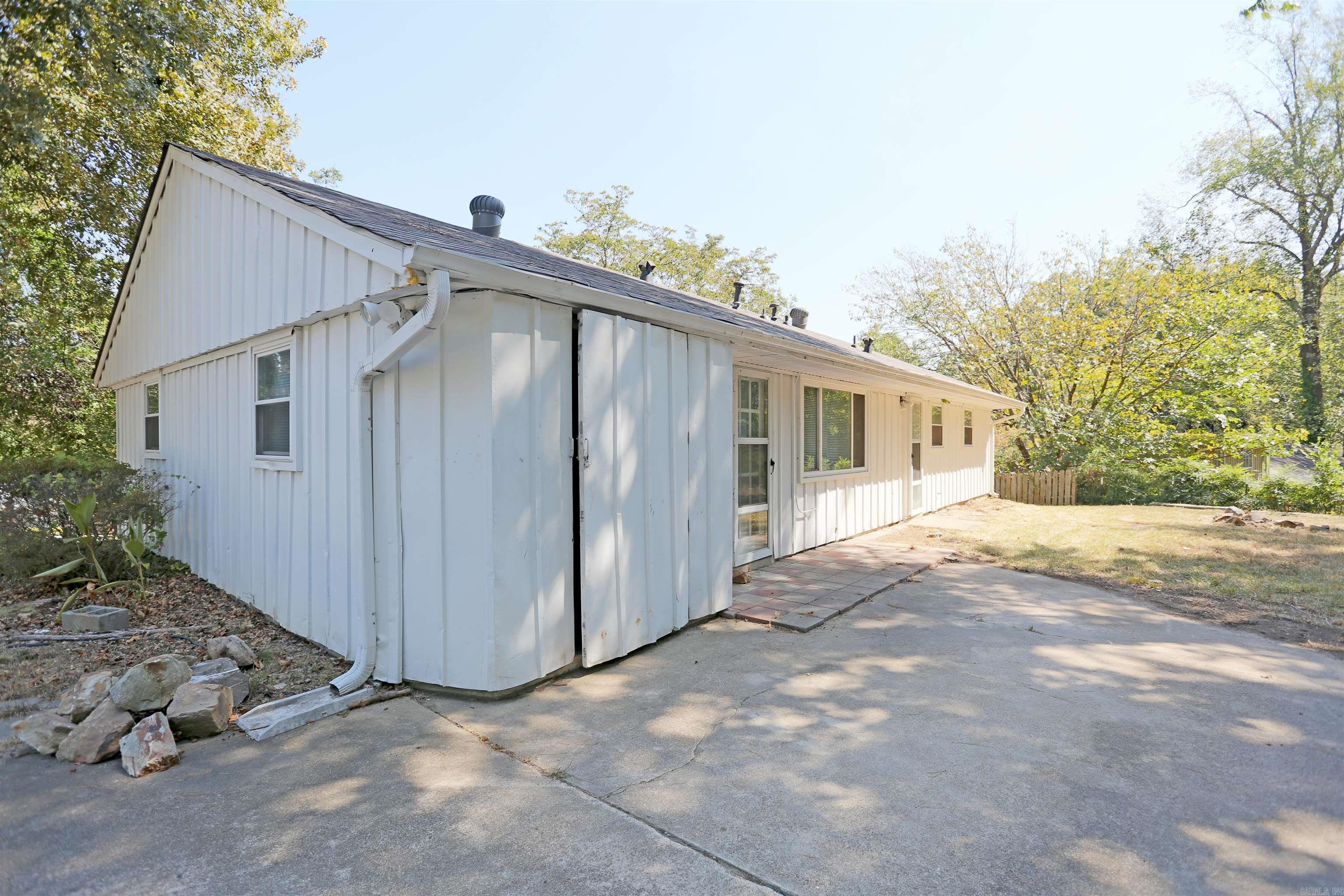 61 White Oak Lane  Little Rock, AR