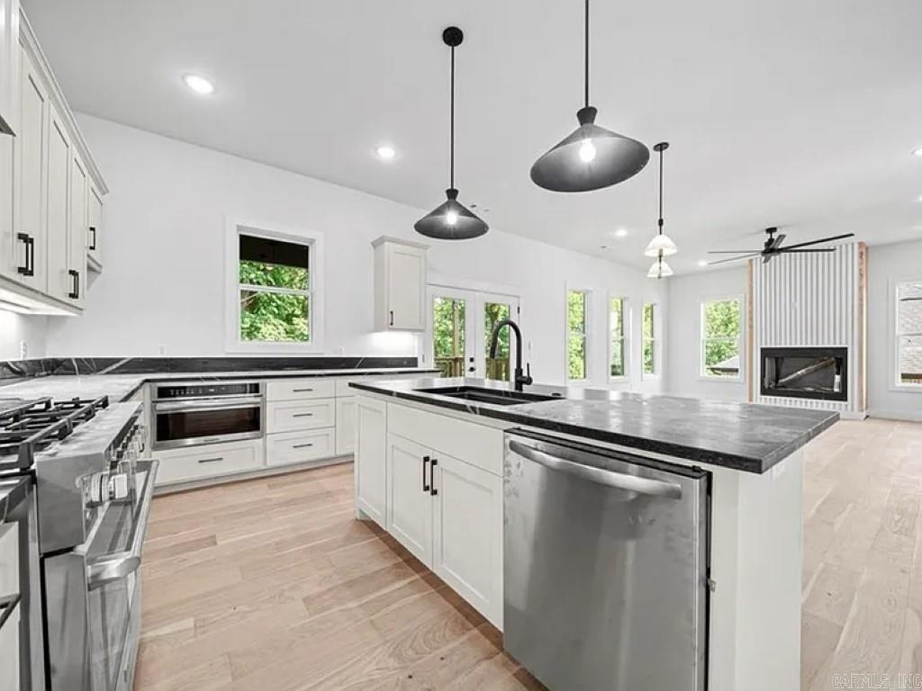 900  Red Oak Loop  Elm Springs, AR