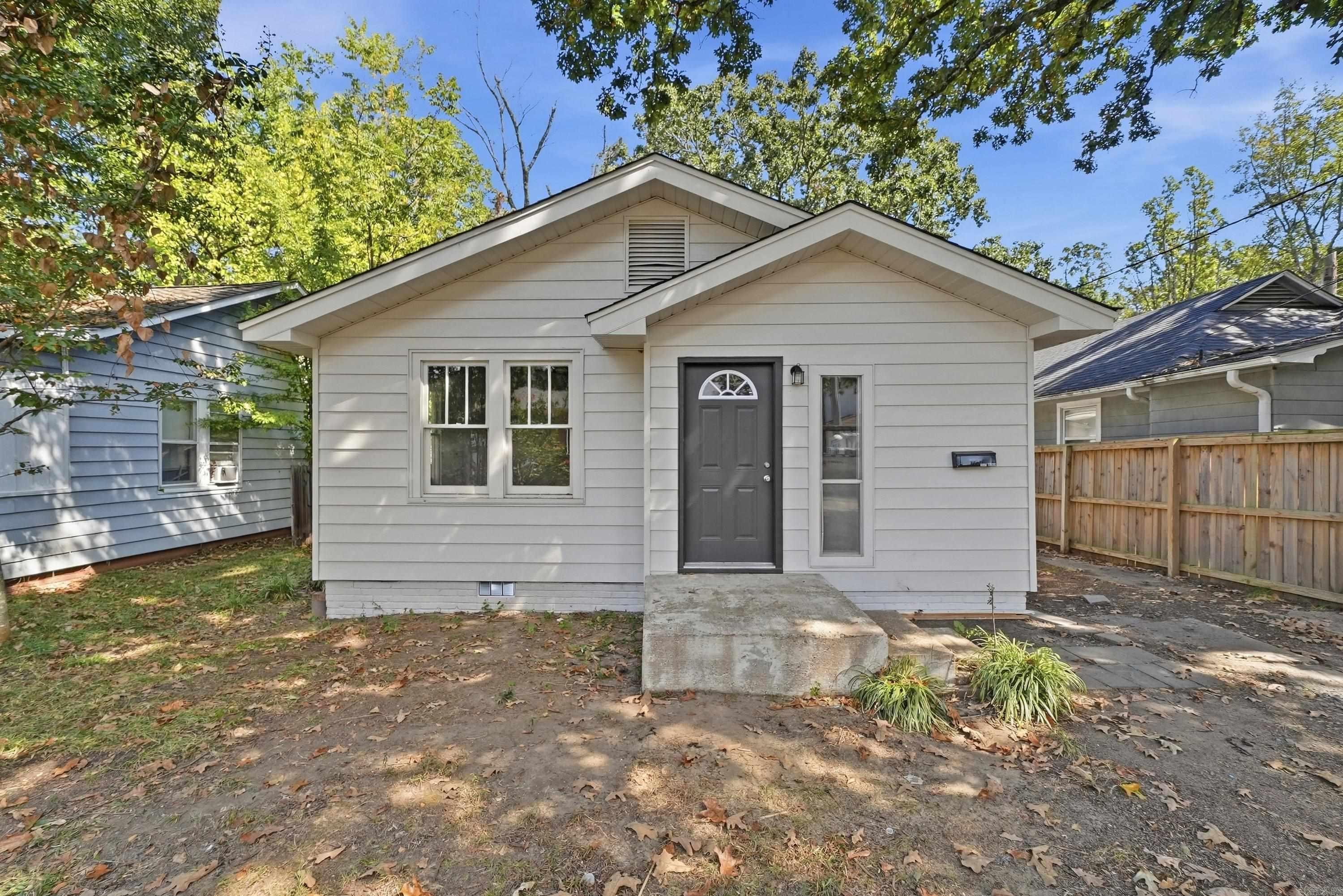 1807 Alden Ln — exterior