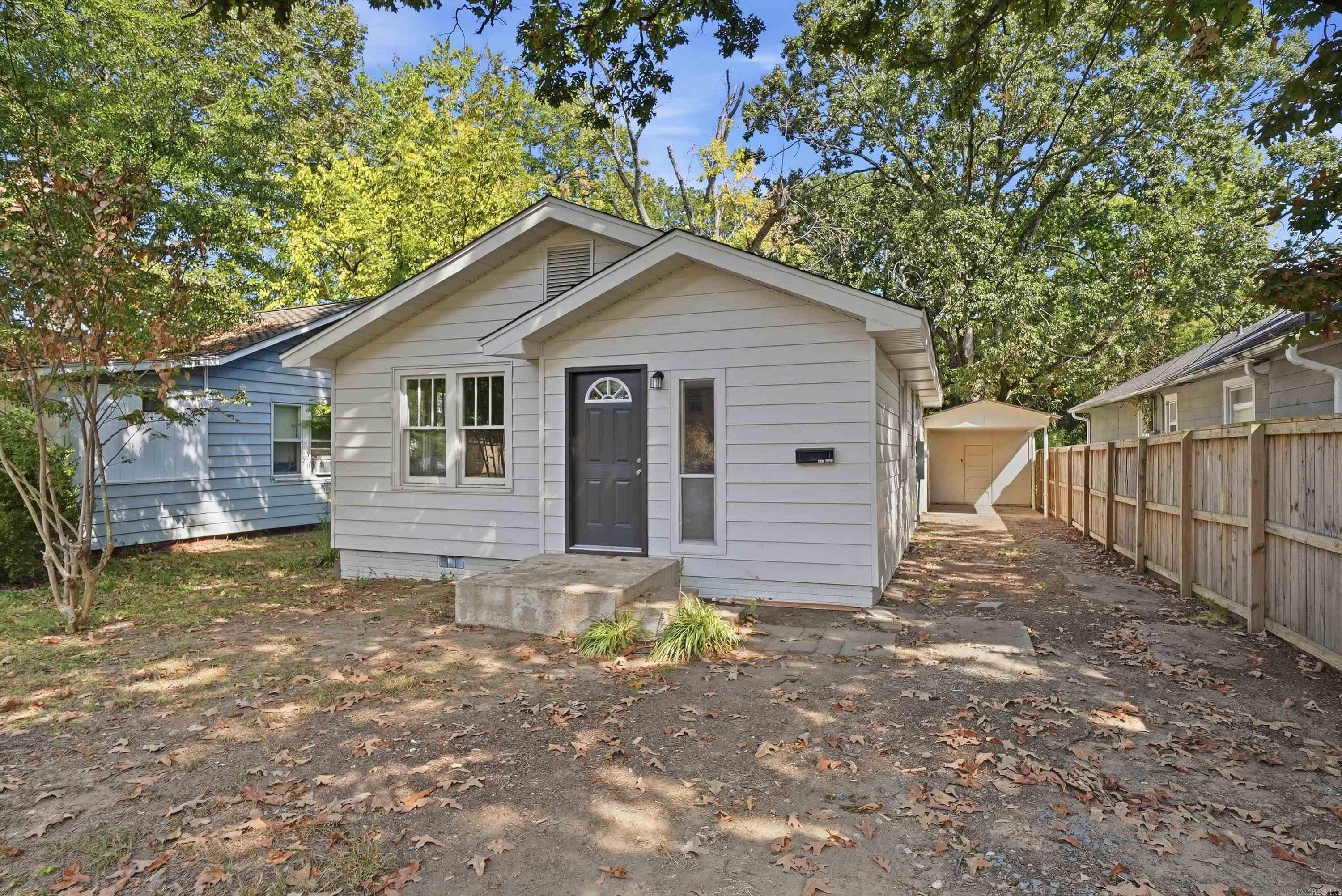 1807 Alden Ln — photo 2