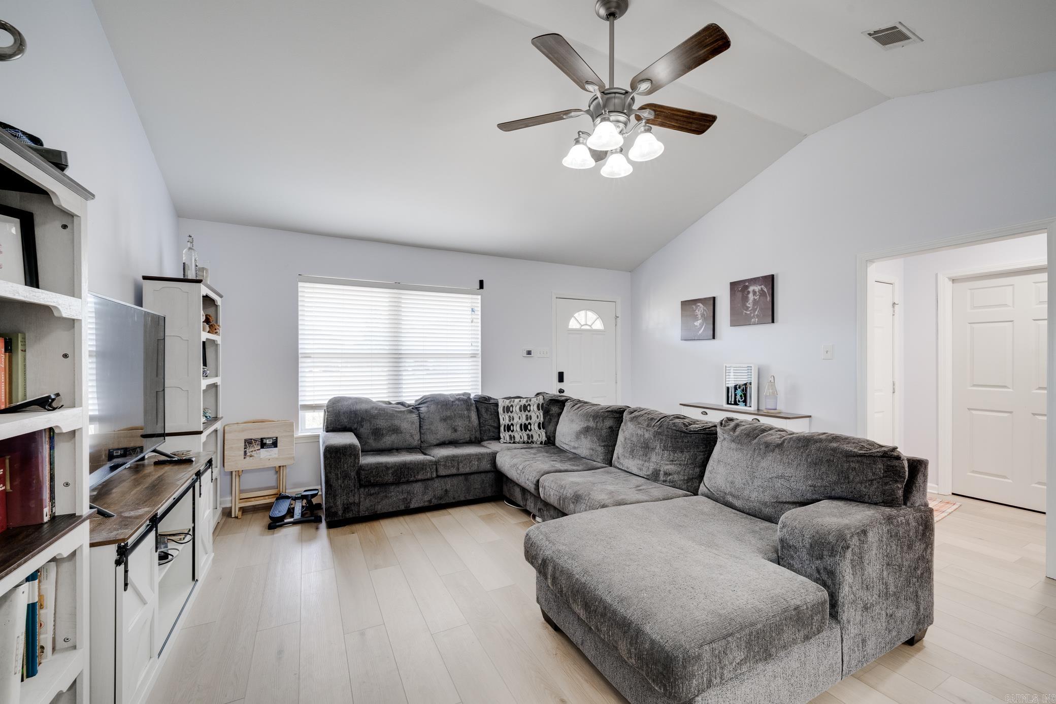 148 Peach  Austin, AR