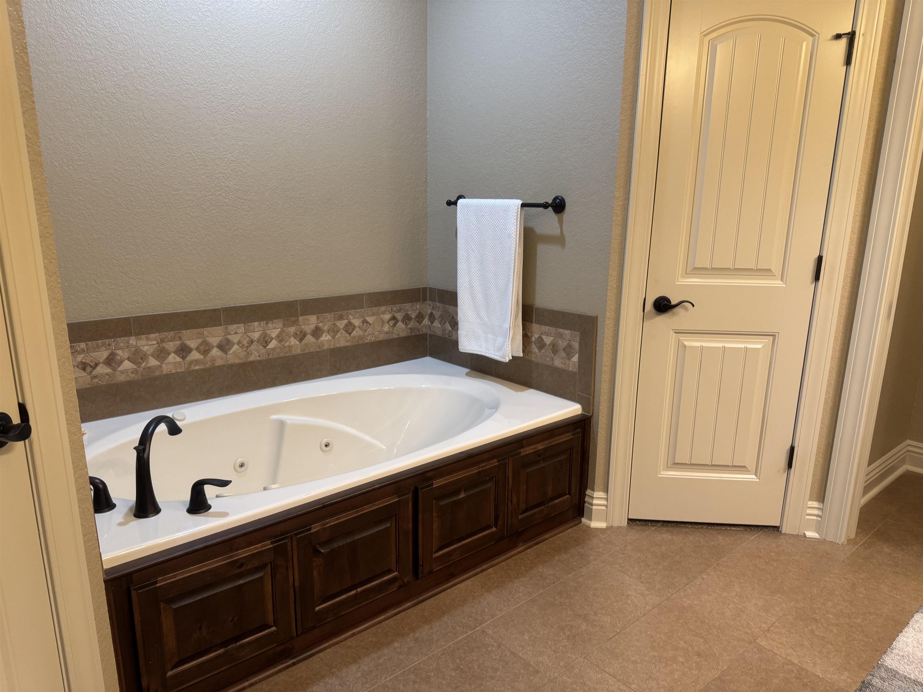 212 Nantucket  Maumelle, AR