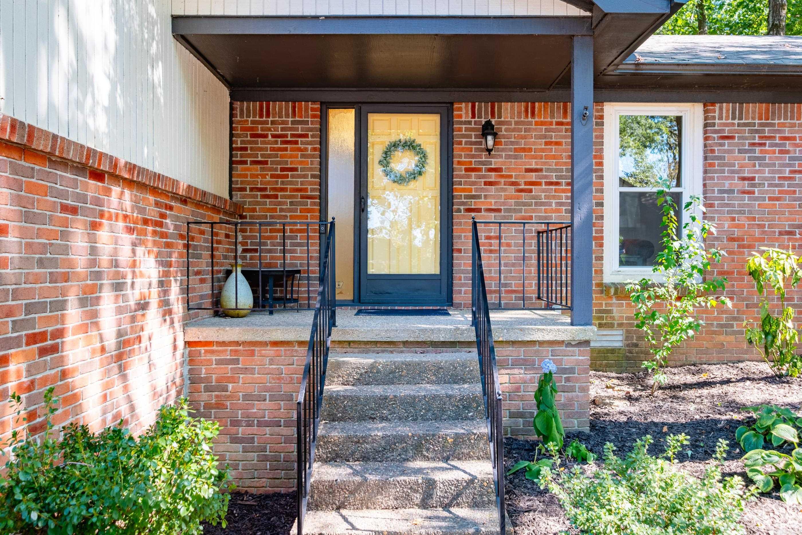 1017 Kings Mountain Drive — photo 2
