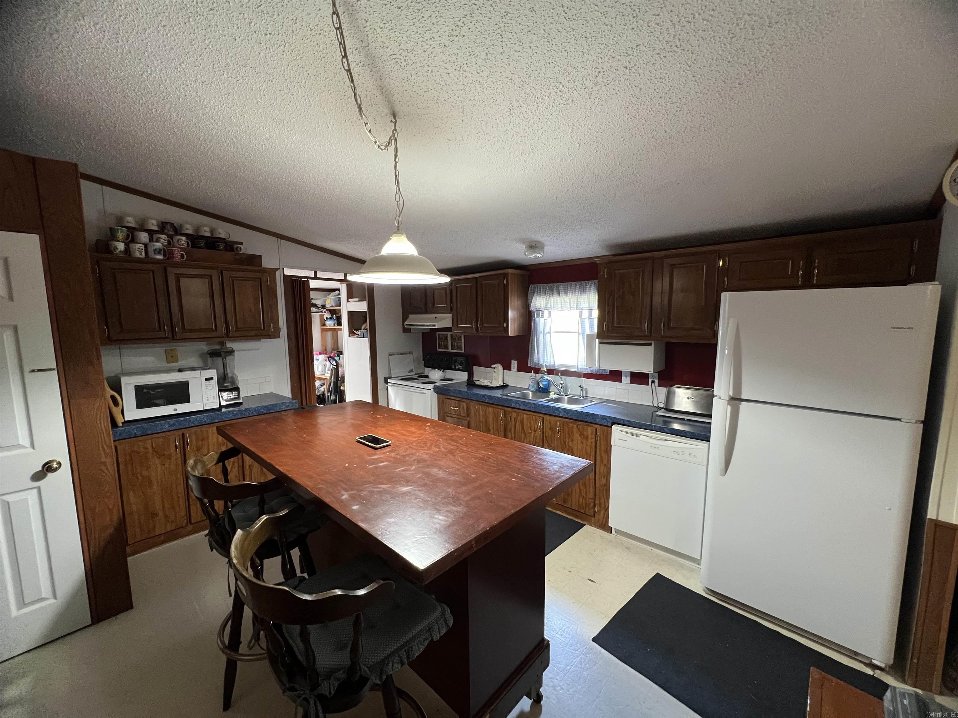 204 Adrianne  Clinton, AR