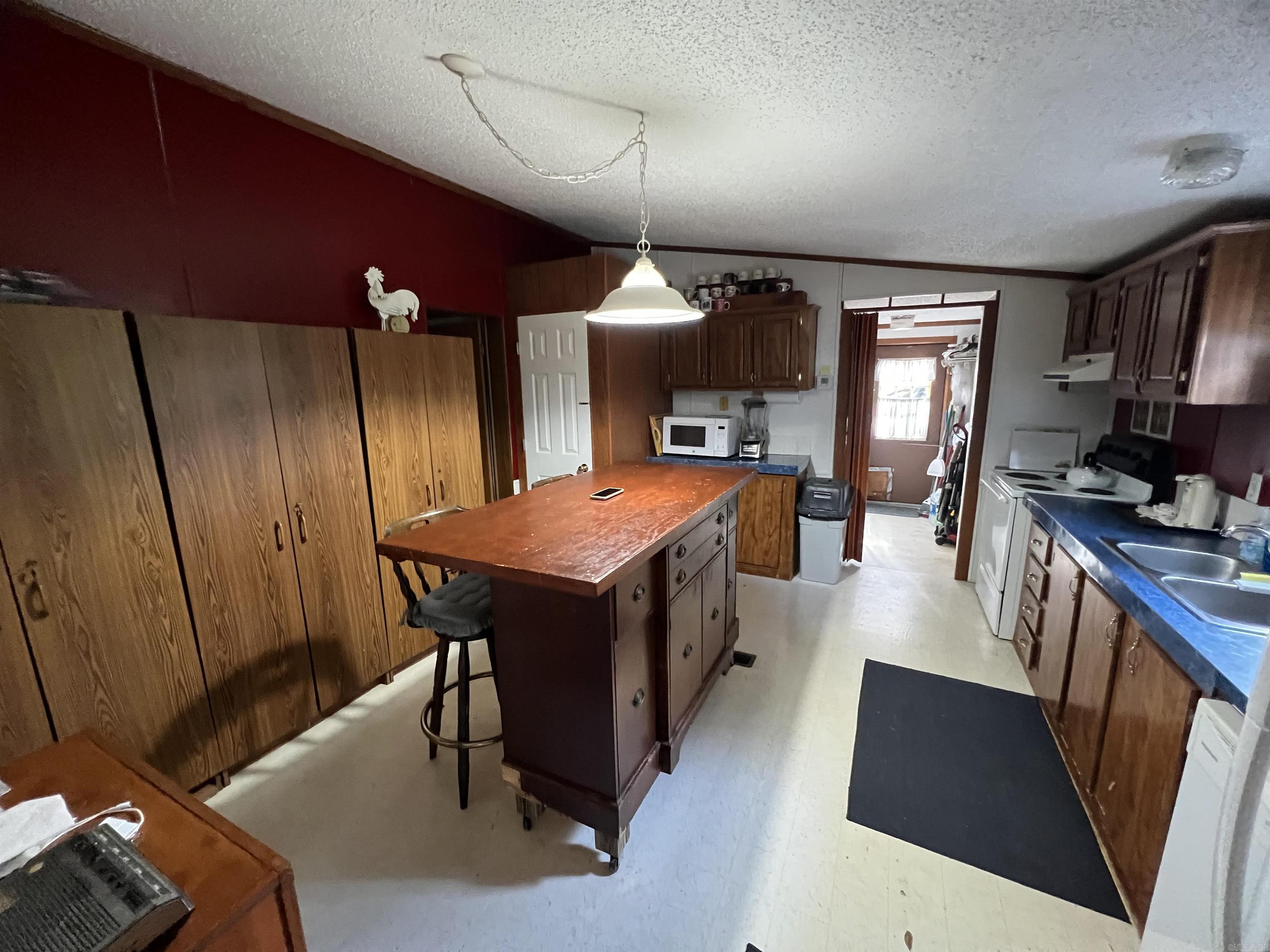 204 Adrianne  Clinton, AR