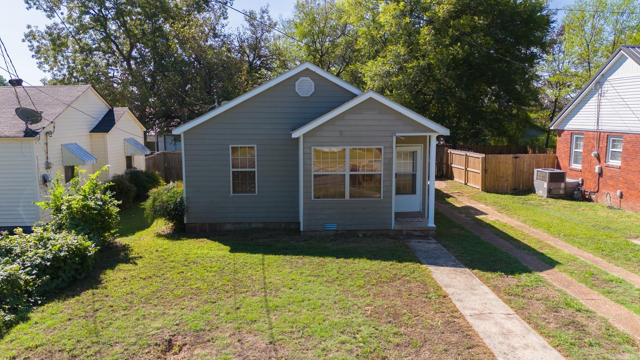 2060 E College  Batesville, AR