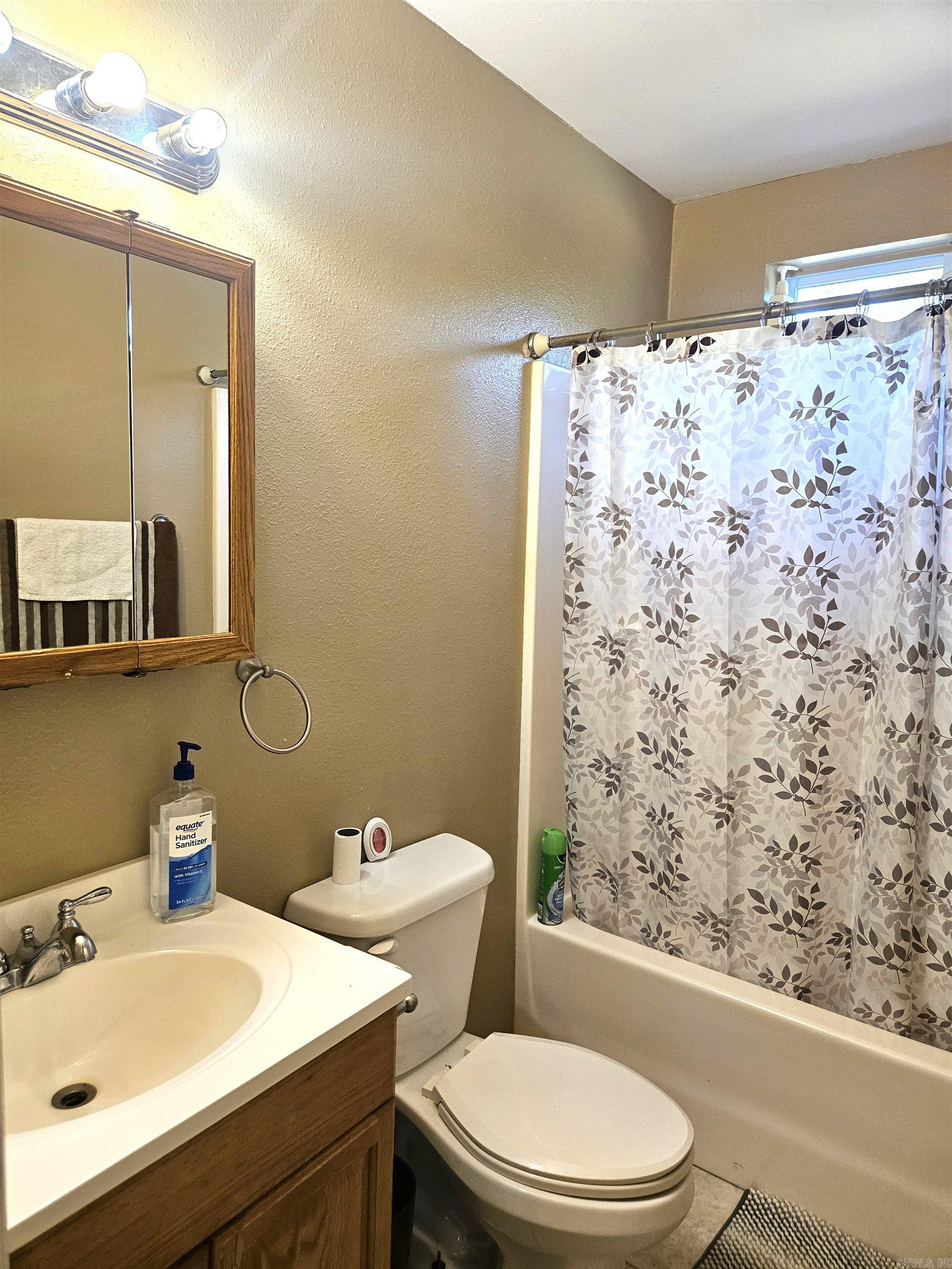 157 & 161 Oak Hill Road Nashville, AR 71852