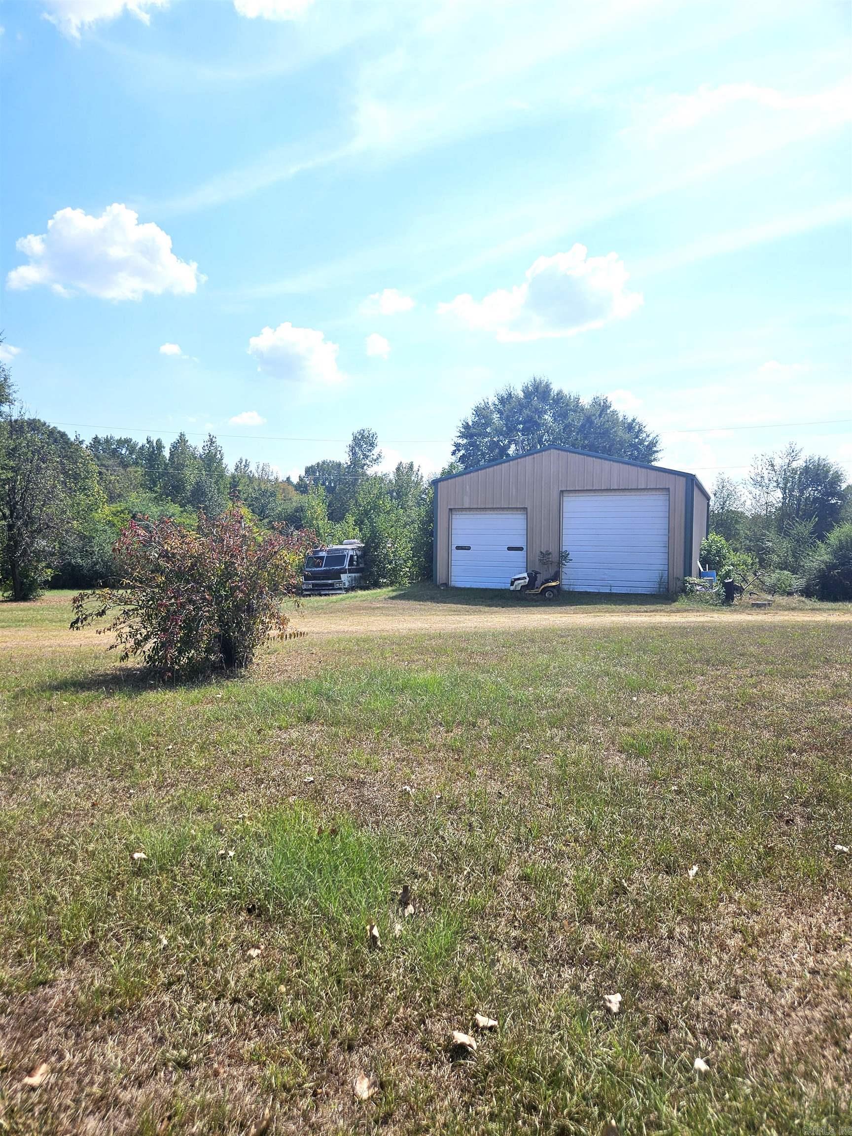 157 & 161 Oak Hill Road Nashville, AR 71852