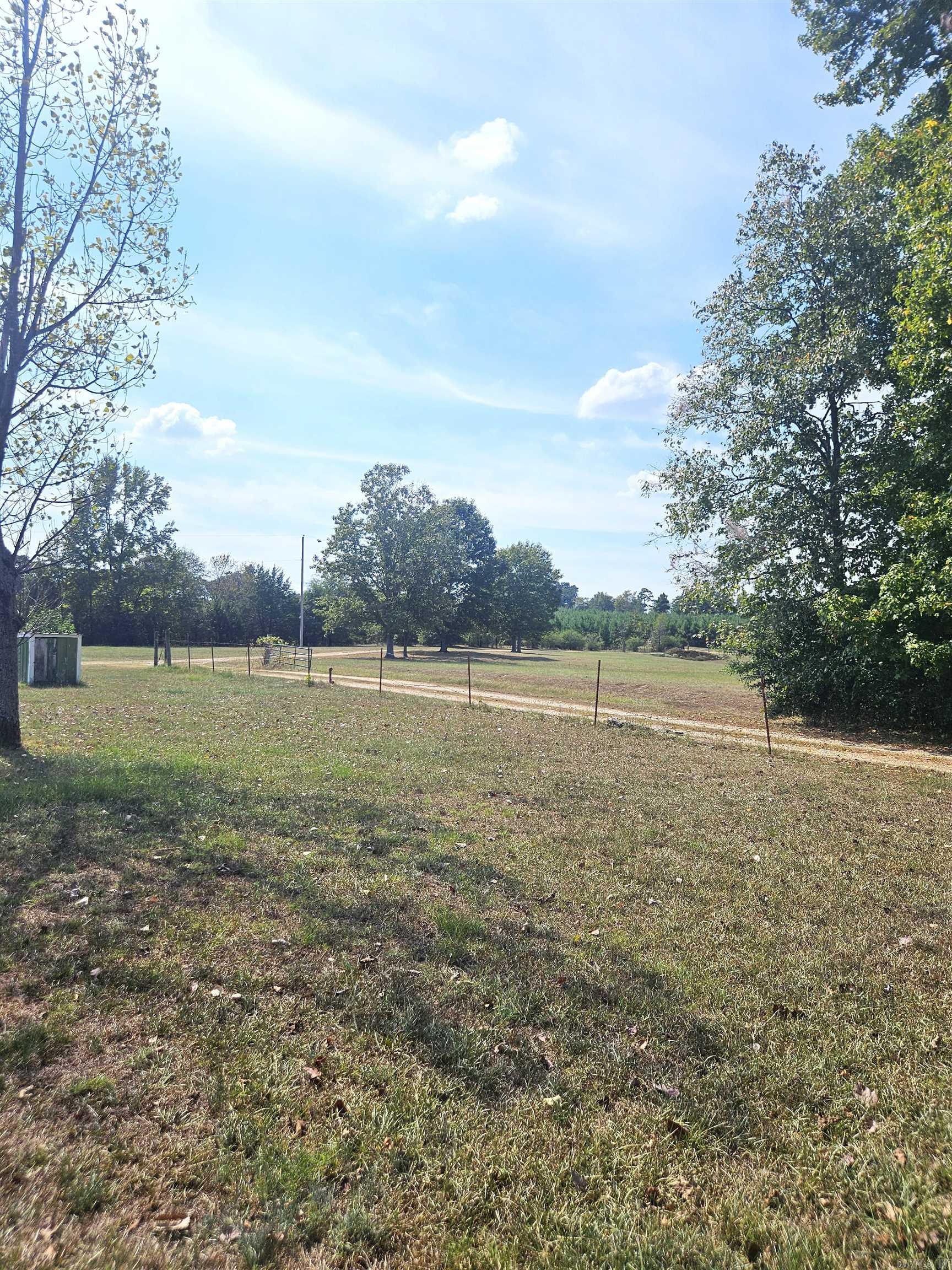 157 & 161 Oak Hill Road Nashville, AR 71852