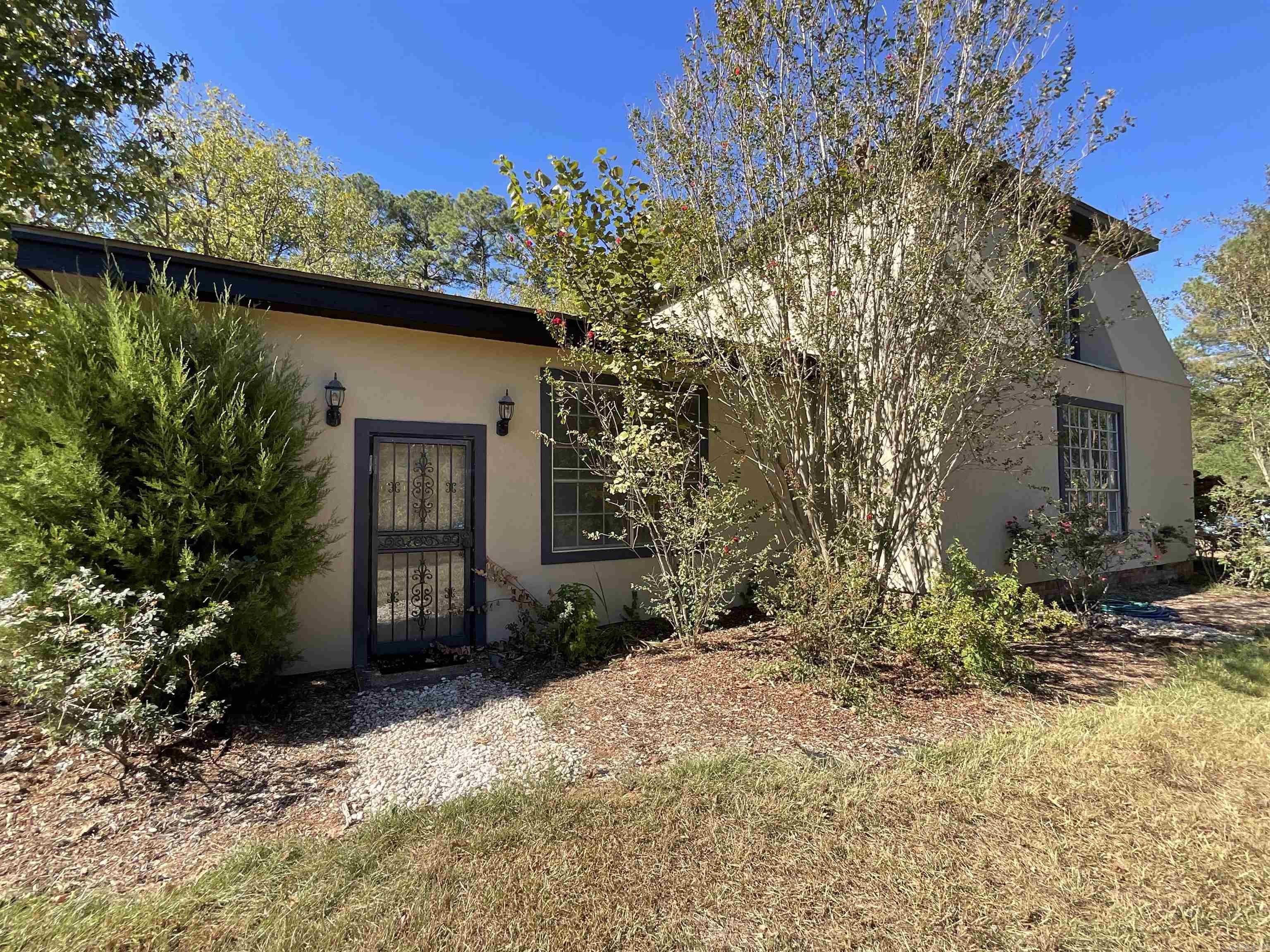 13488 Highway 67 — exterior