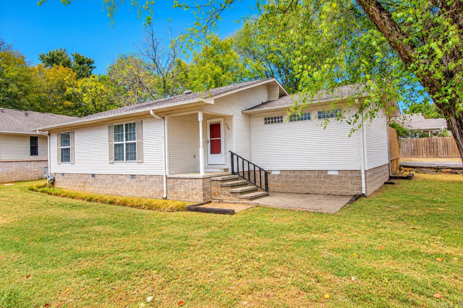 524  E North  Benton, AR