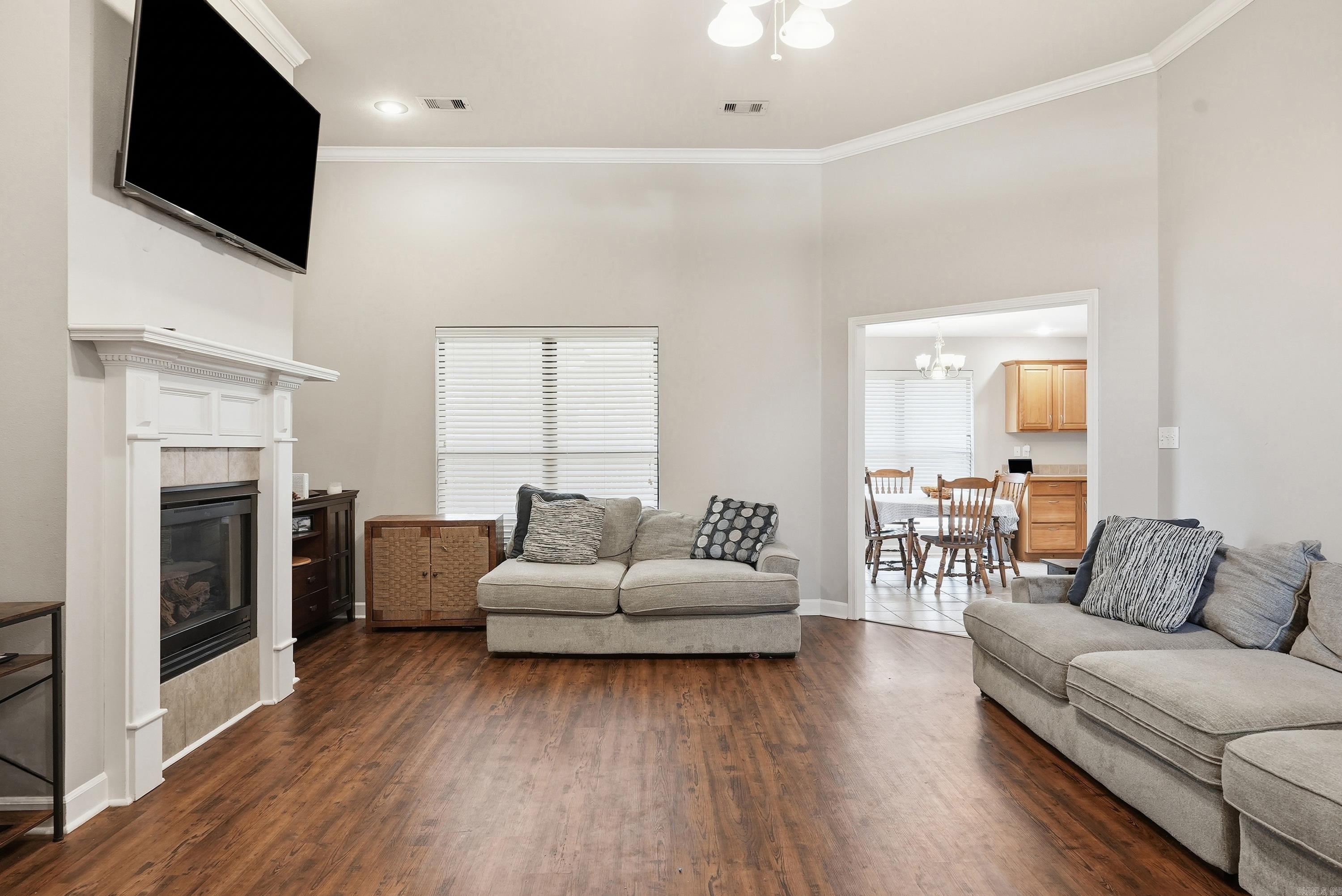 2505 Gladiola — photo 2