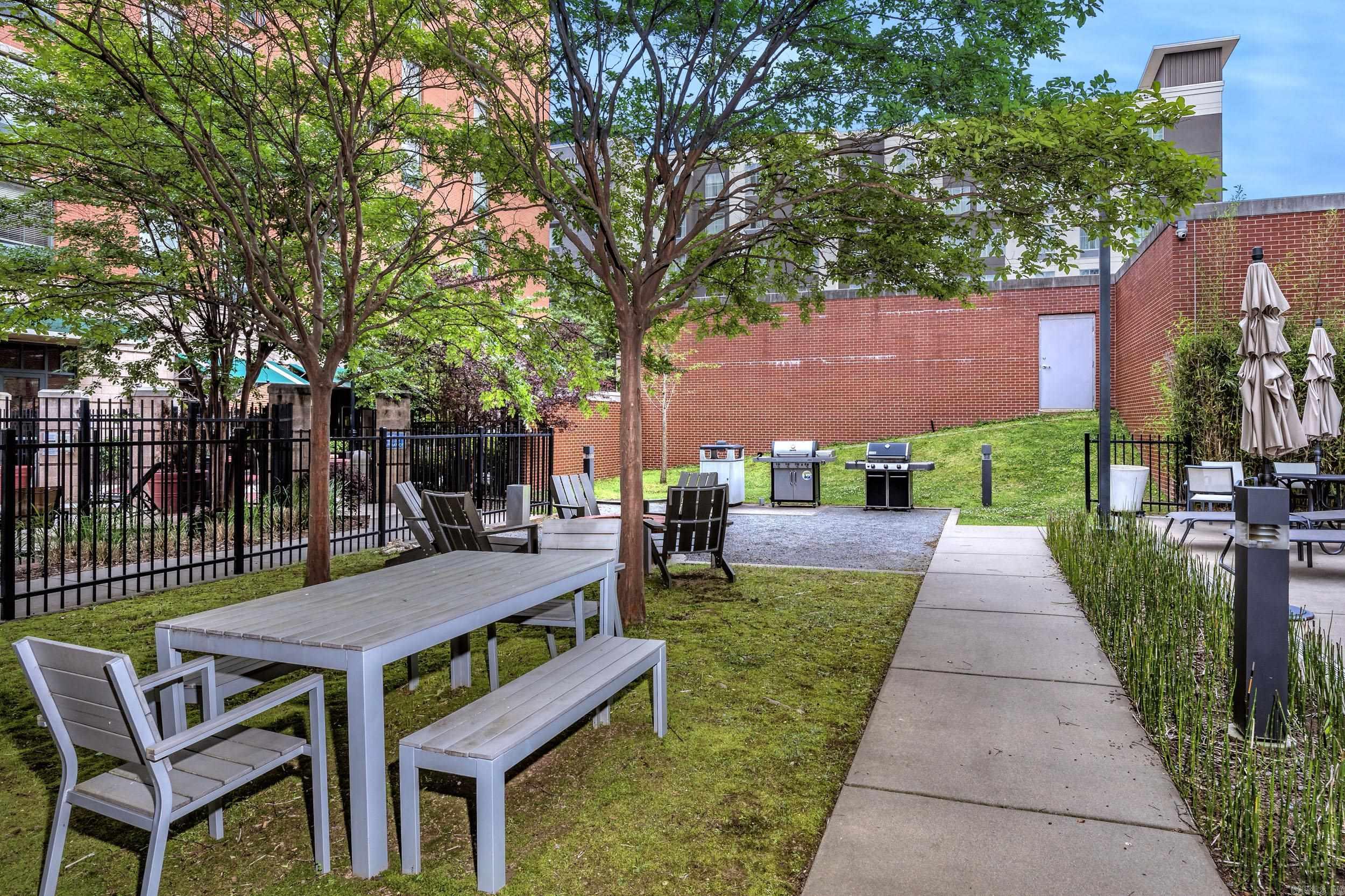 315 Rock #1607  Little Rock, AR